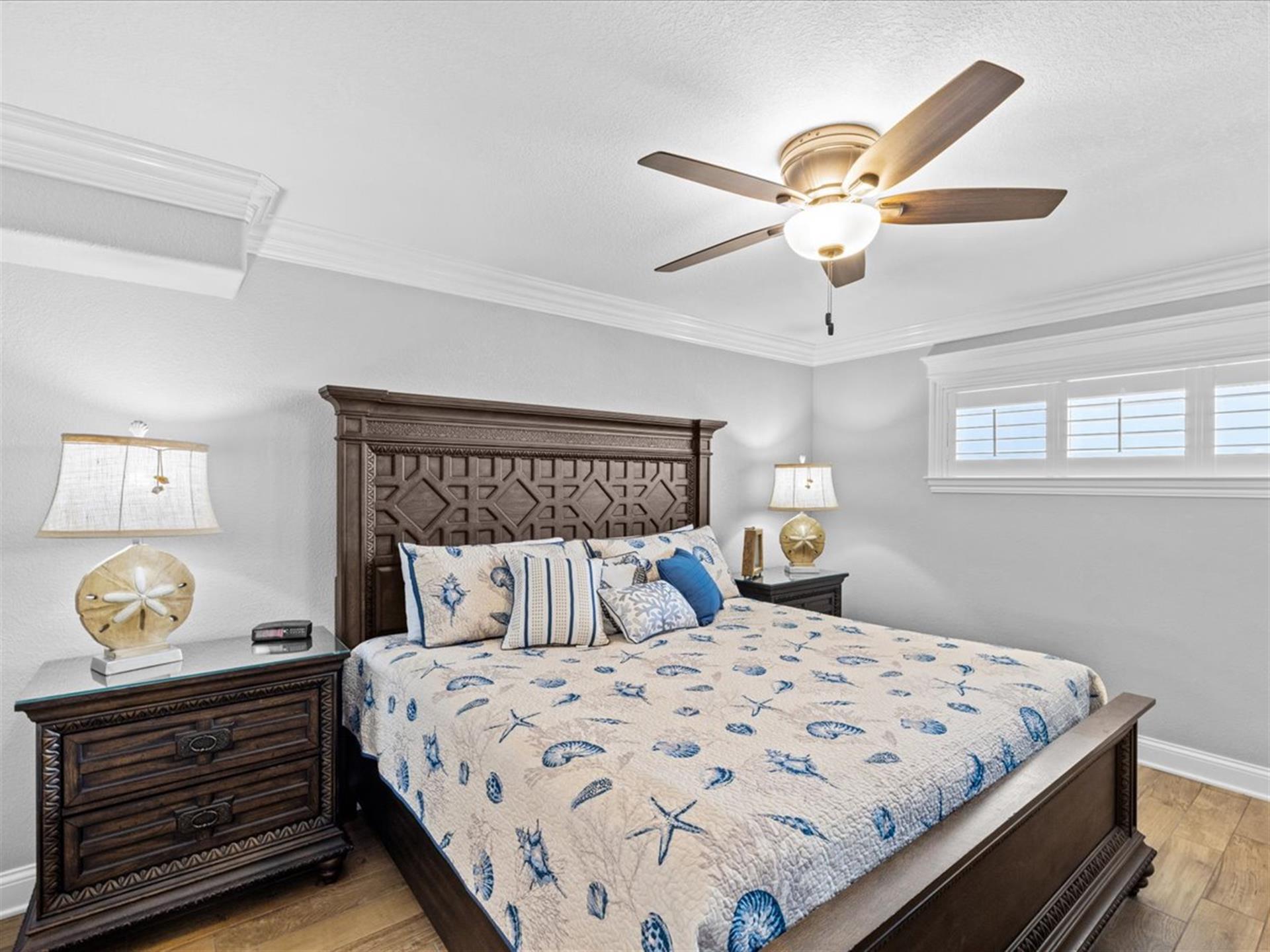 HSRC 522 Bedroom With King Bed