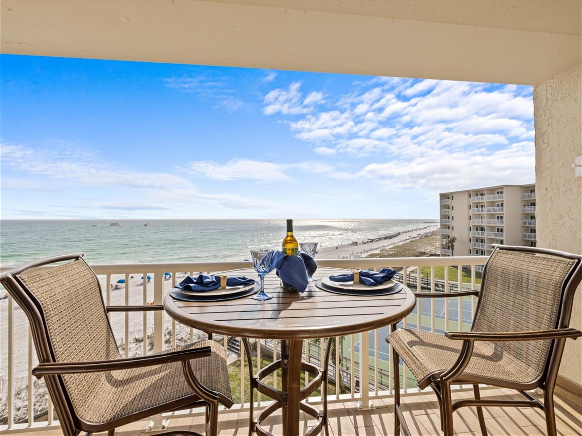 HSRC 522 Private Balcony With Gulf View