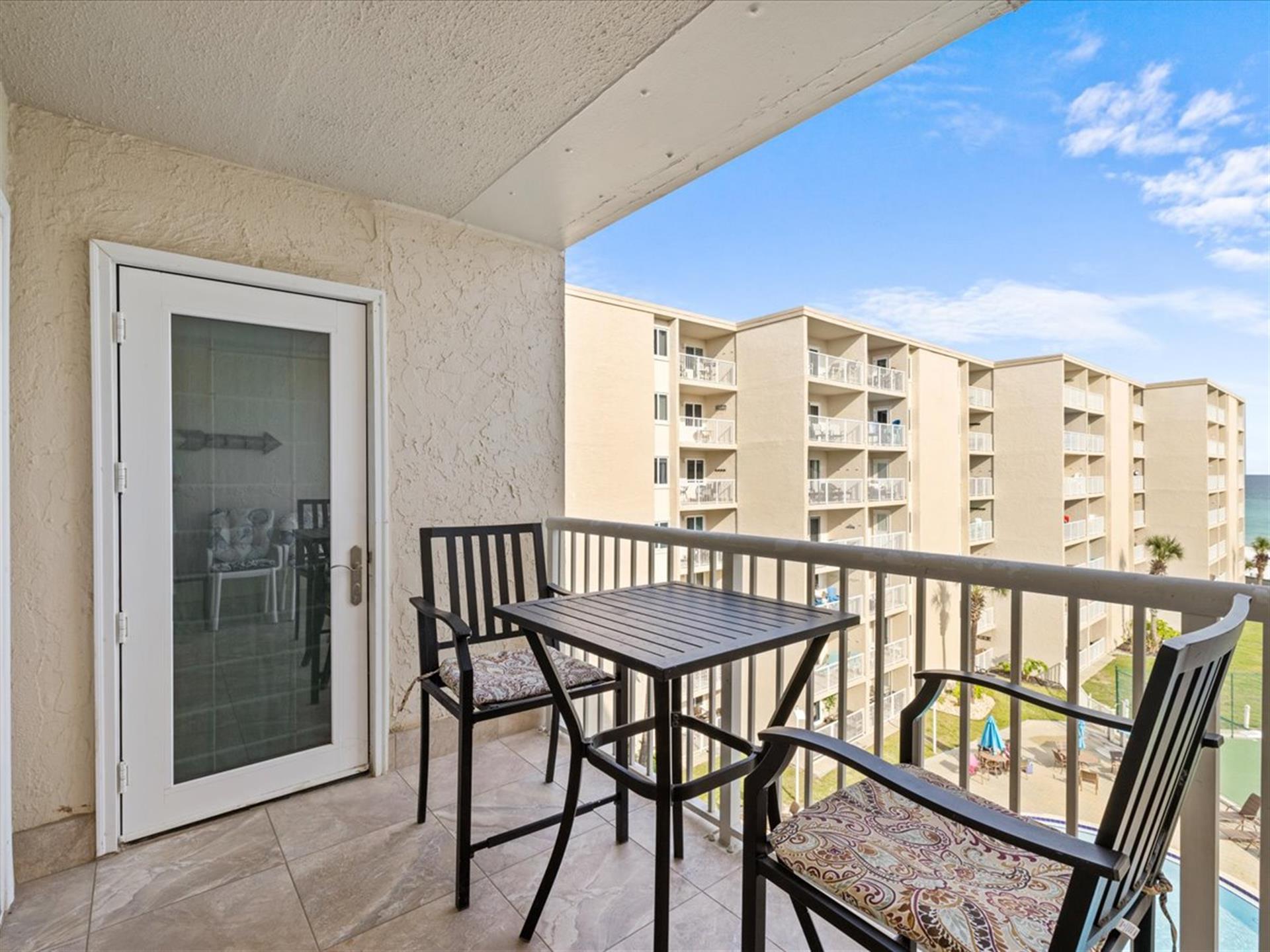 HSRC 510 Private Balcony