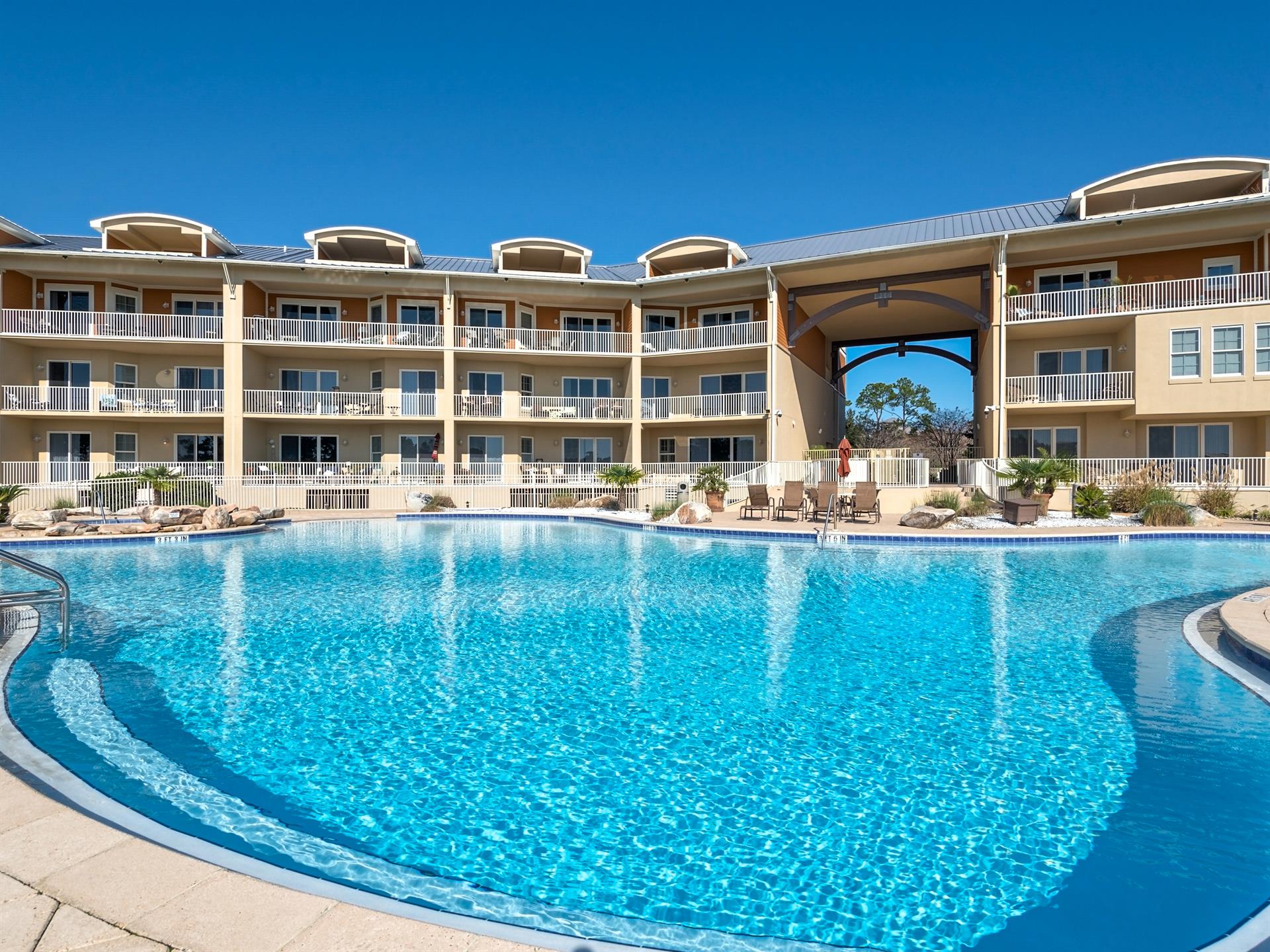 Beautiful Sanctuary at Redfish providing 4 pools