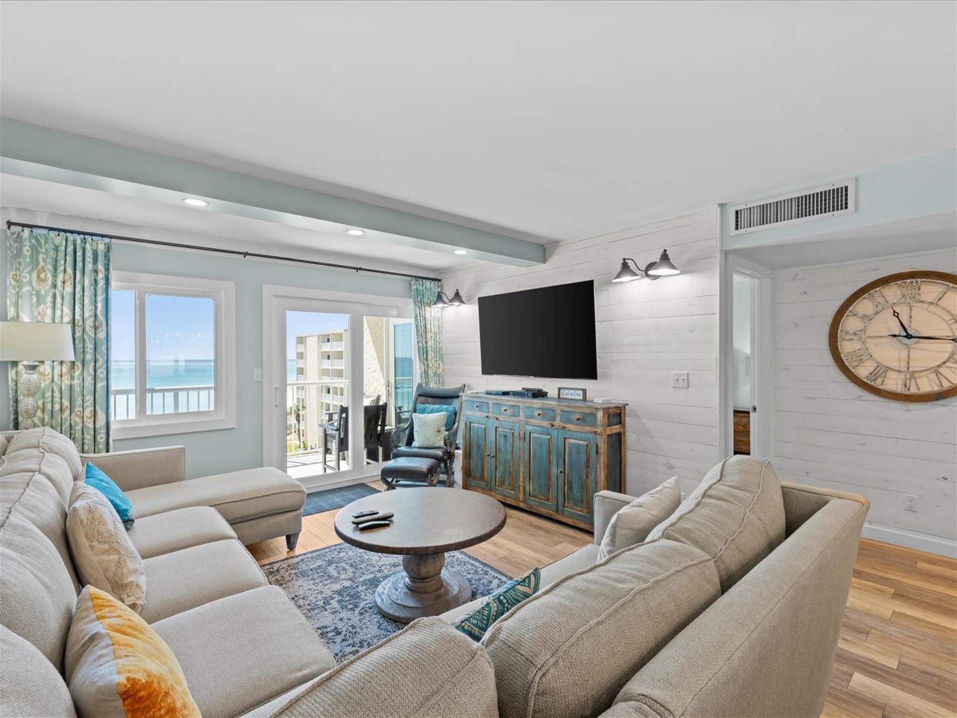 HSRC 618 Living Area With Gulf View