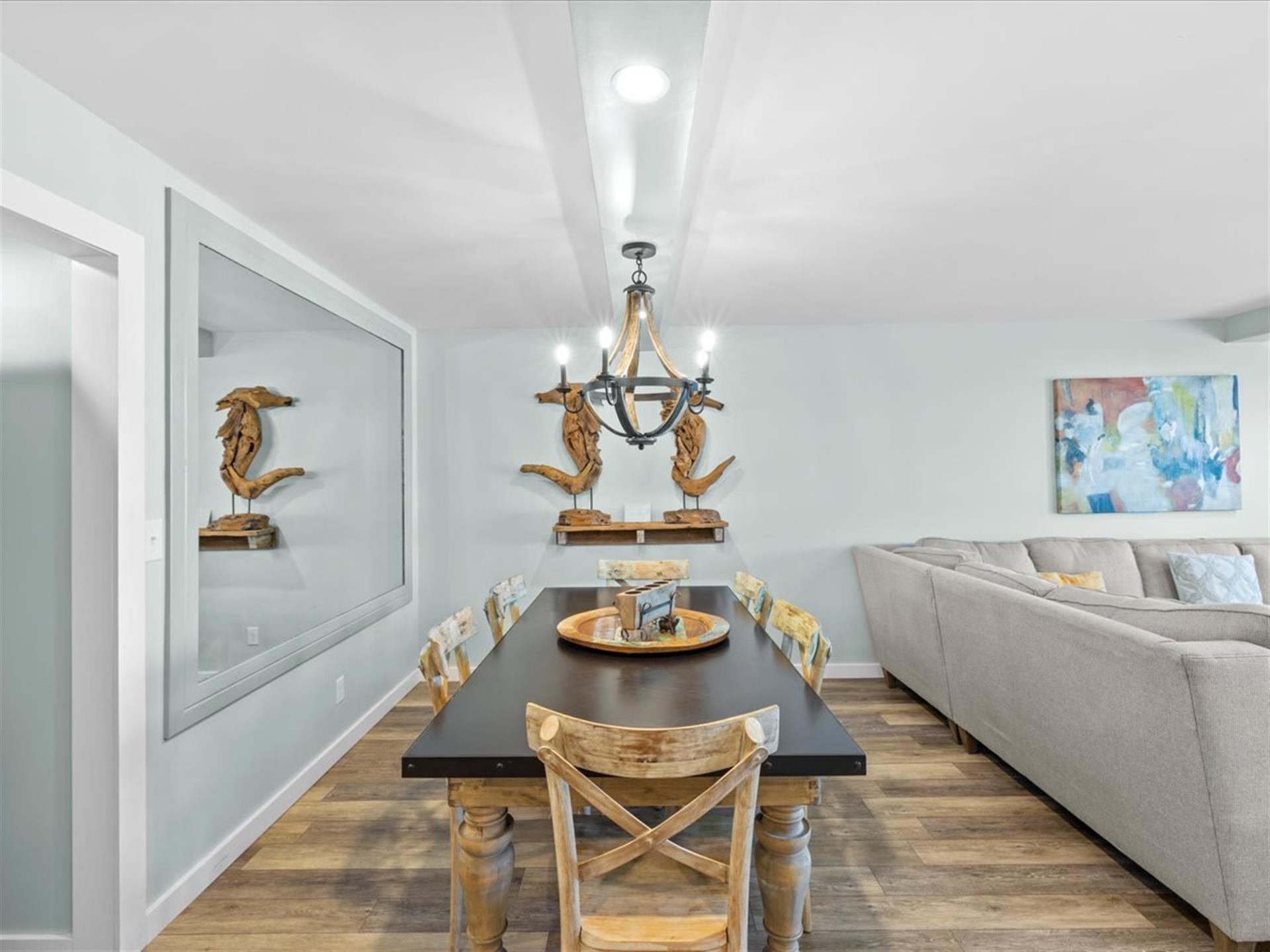 HSRC 618 Dining Area