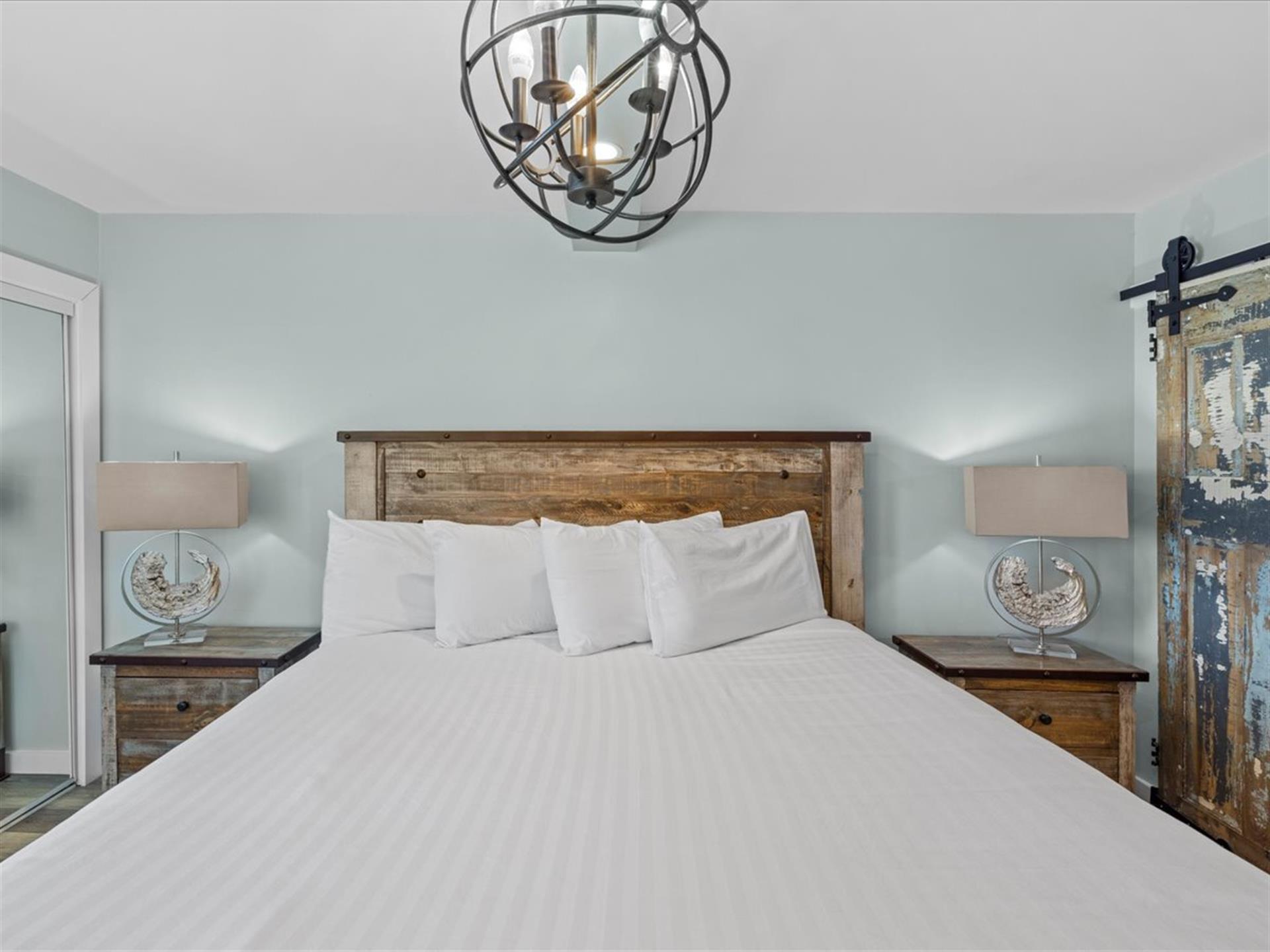 HSRC 618 Master Bedroom With King Bed