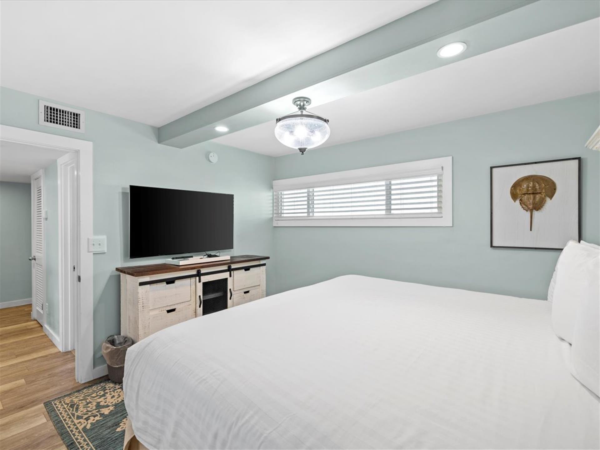 HSRC 618 Second Bedroom With King Bed