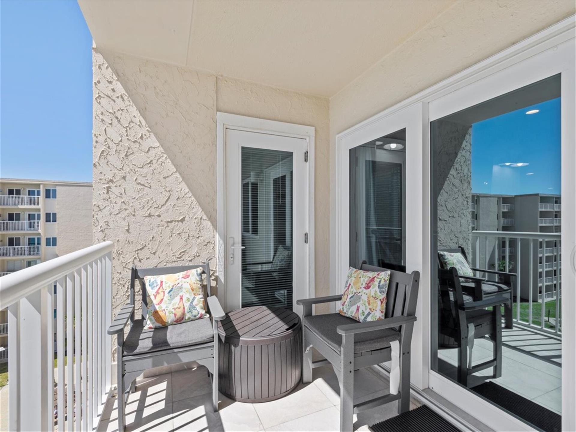 HSRC 618 Private Balcony