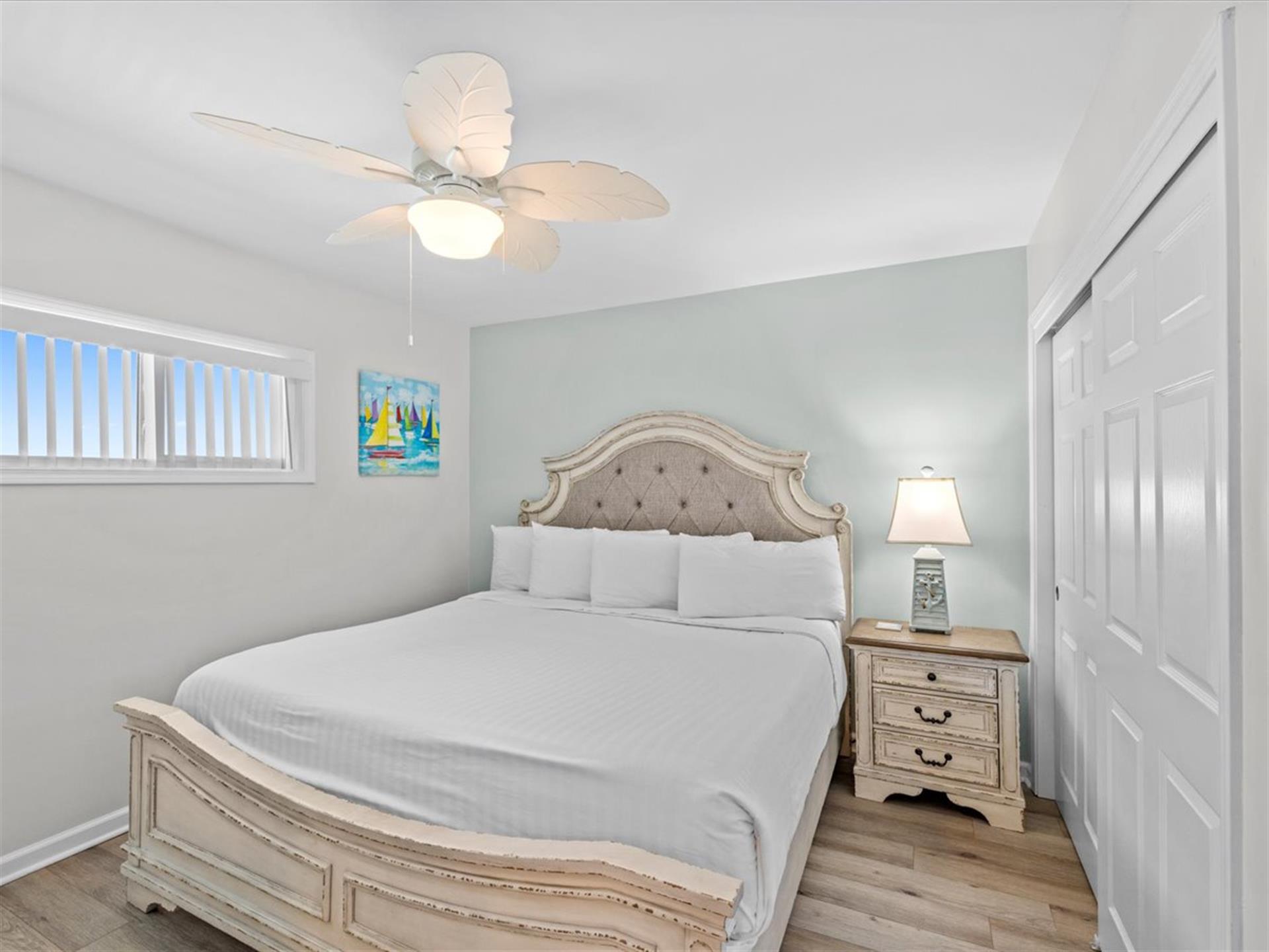 HSRC 718 Second Bedroom With King Bed