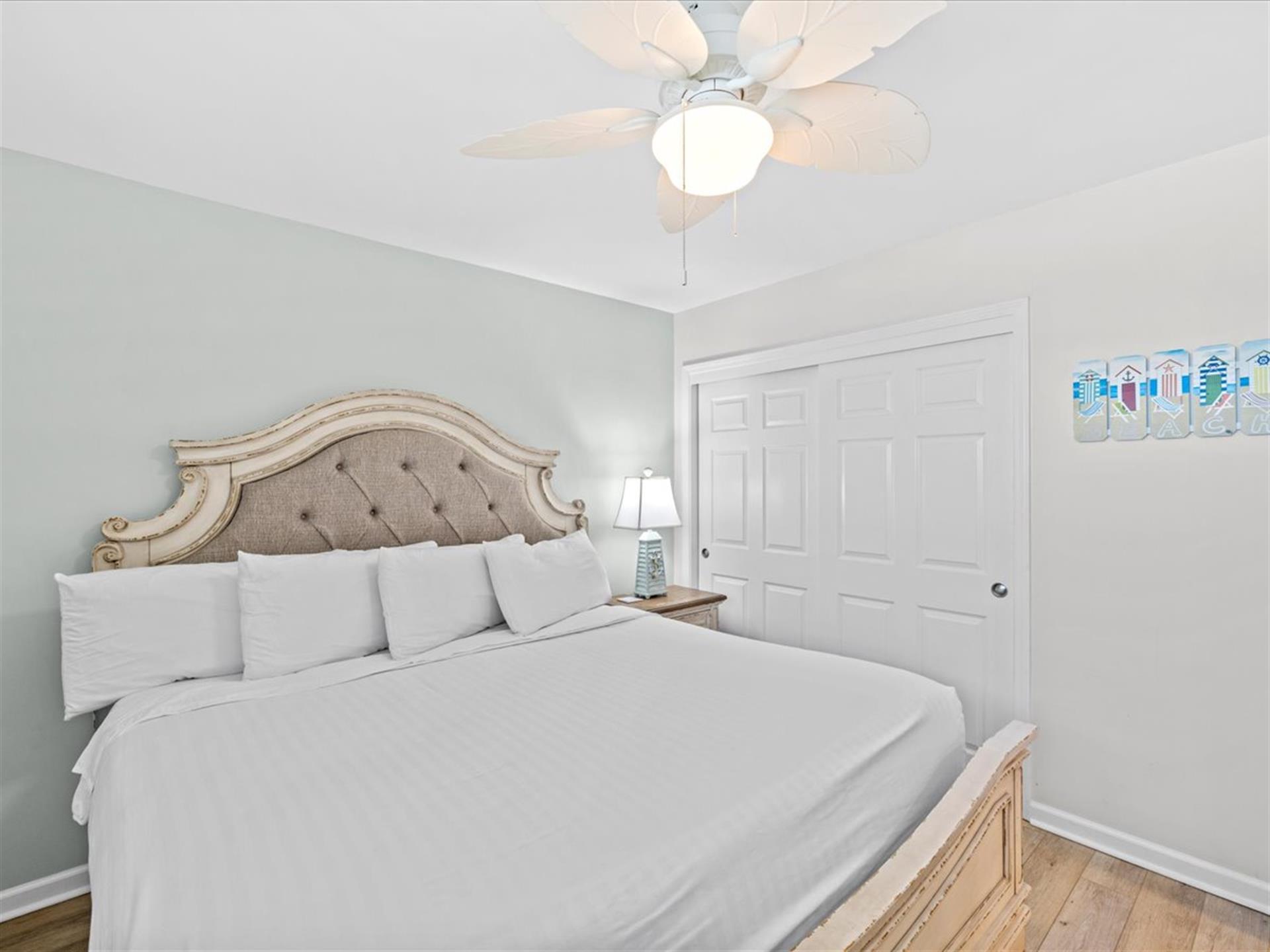 HSRC 718 Second Bedroom With King Bed