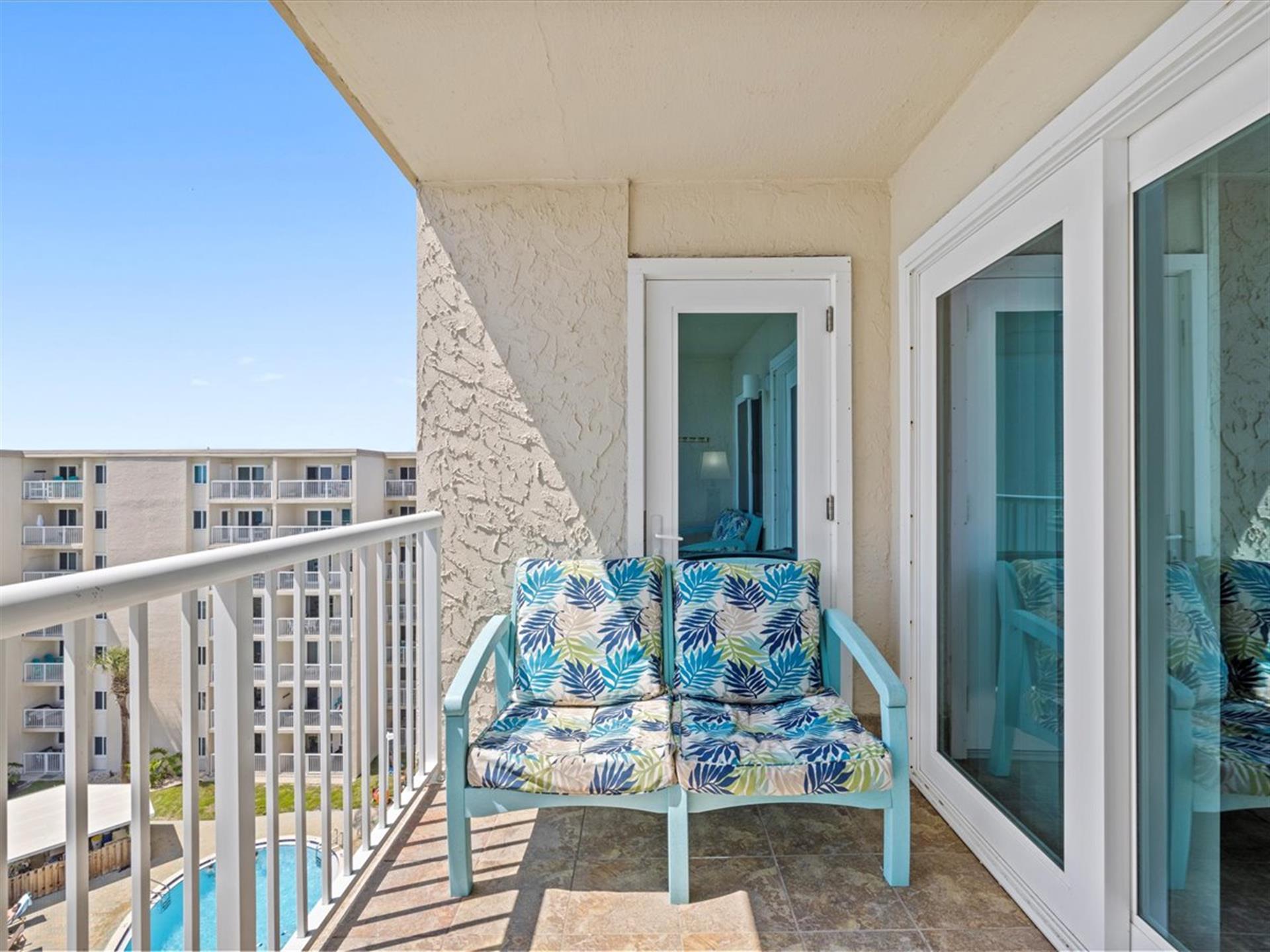 HSRC 718 Private Balcony