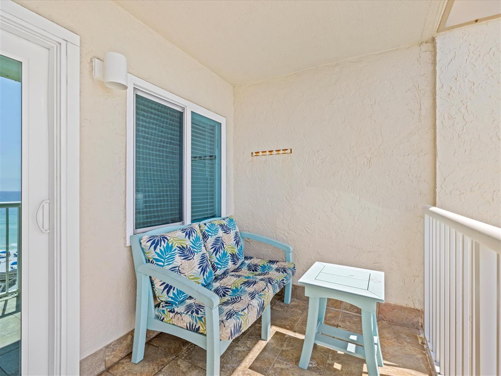 HSRC 718 Private Balcony