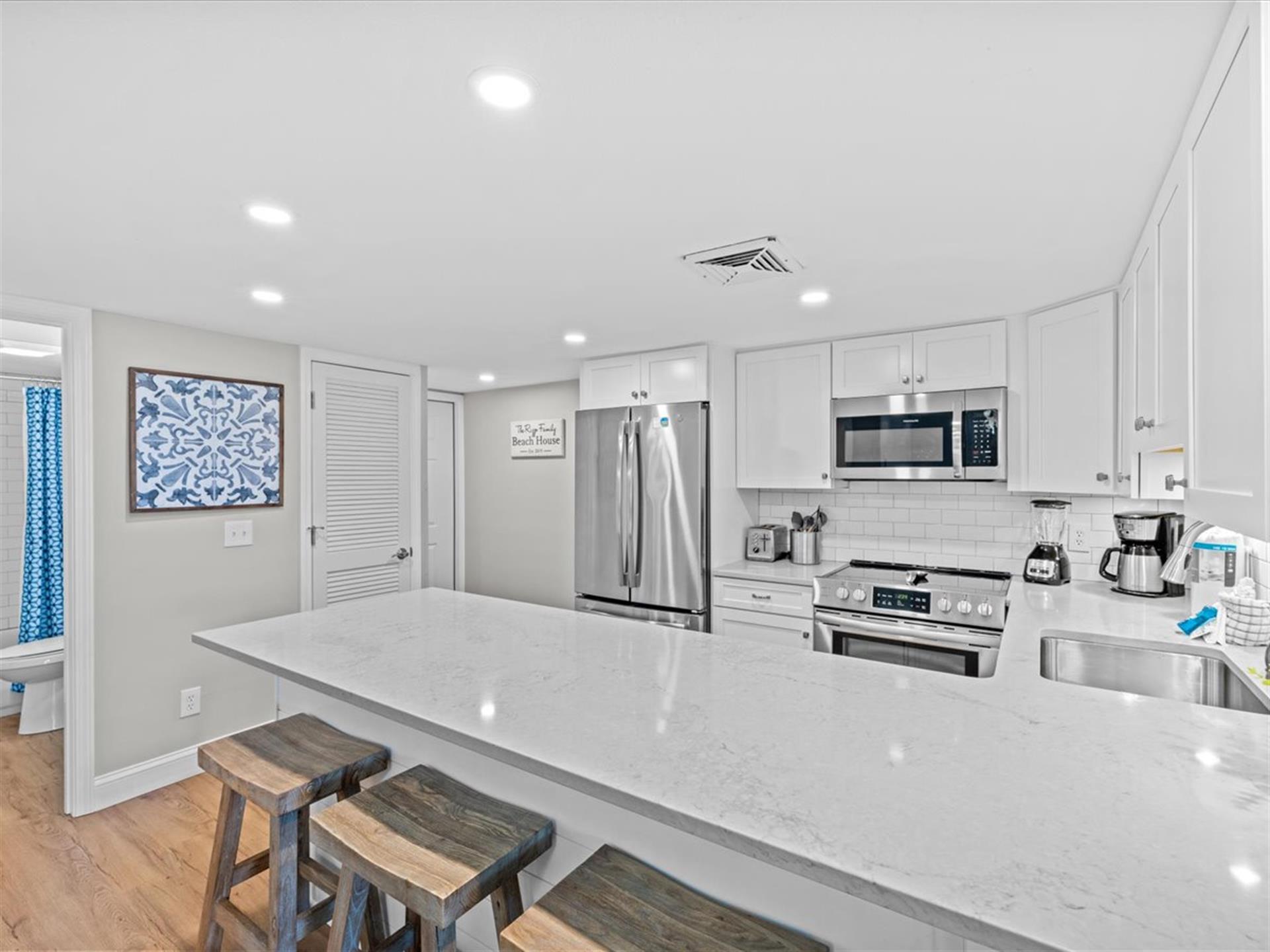 HSRC 107 Kitchen  Breakfast Bar