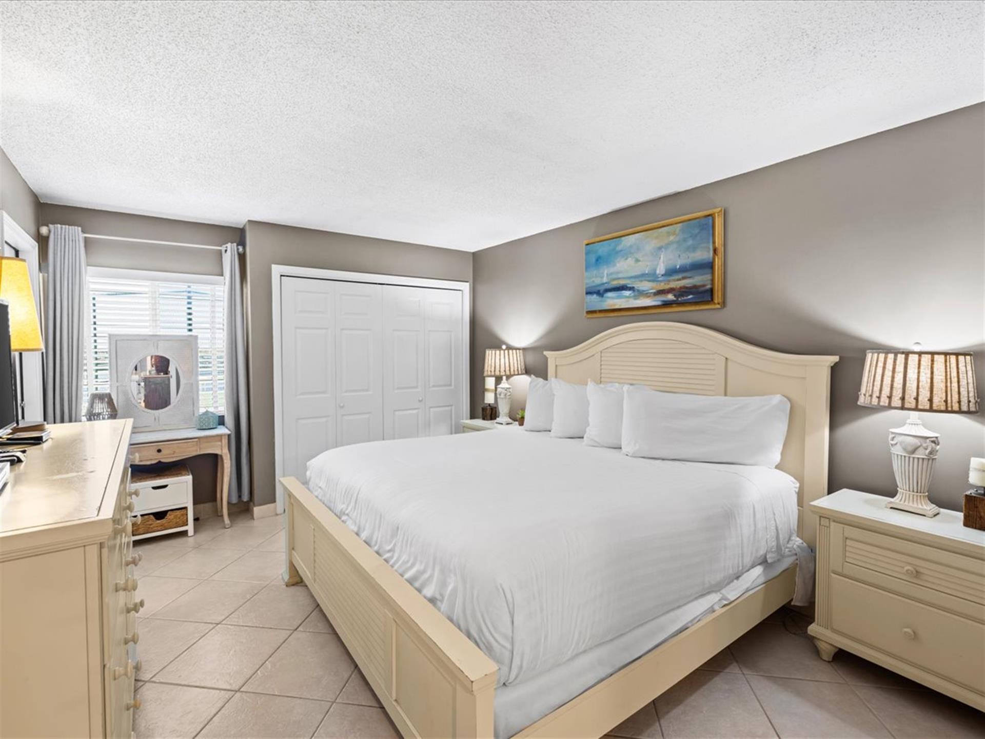 HSRC 116 Master Bedroom With King Bed