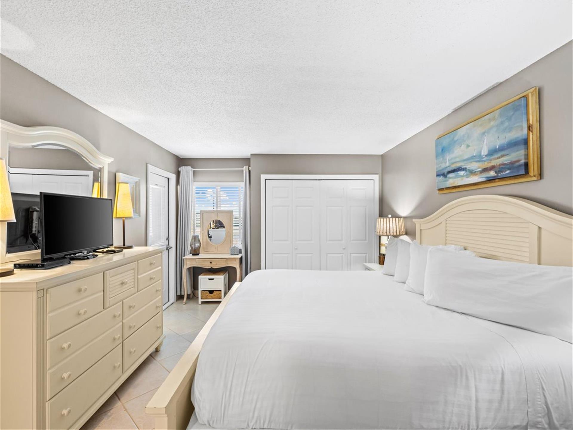 HSRC 116 Master Bedroom With King Bed