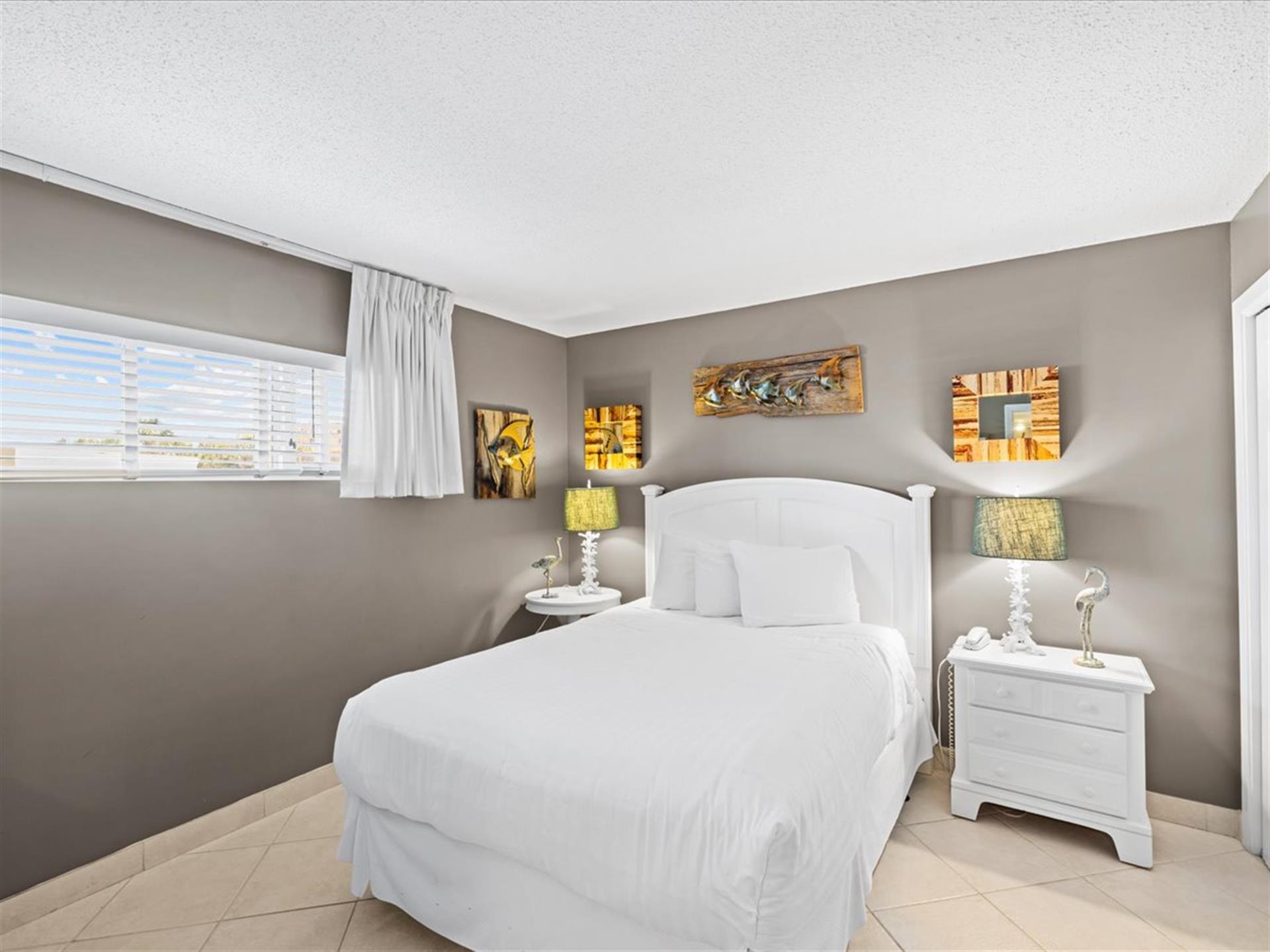 HSRC 116 Second Bedroom With Queen Bed