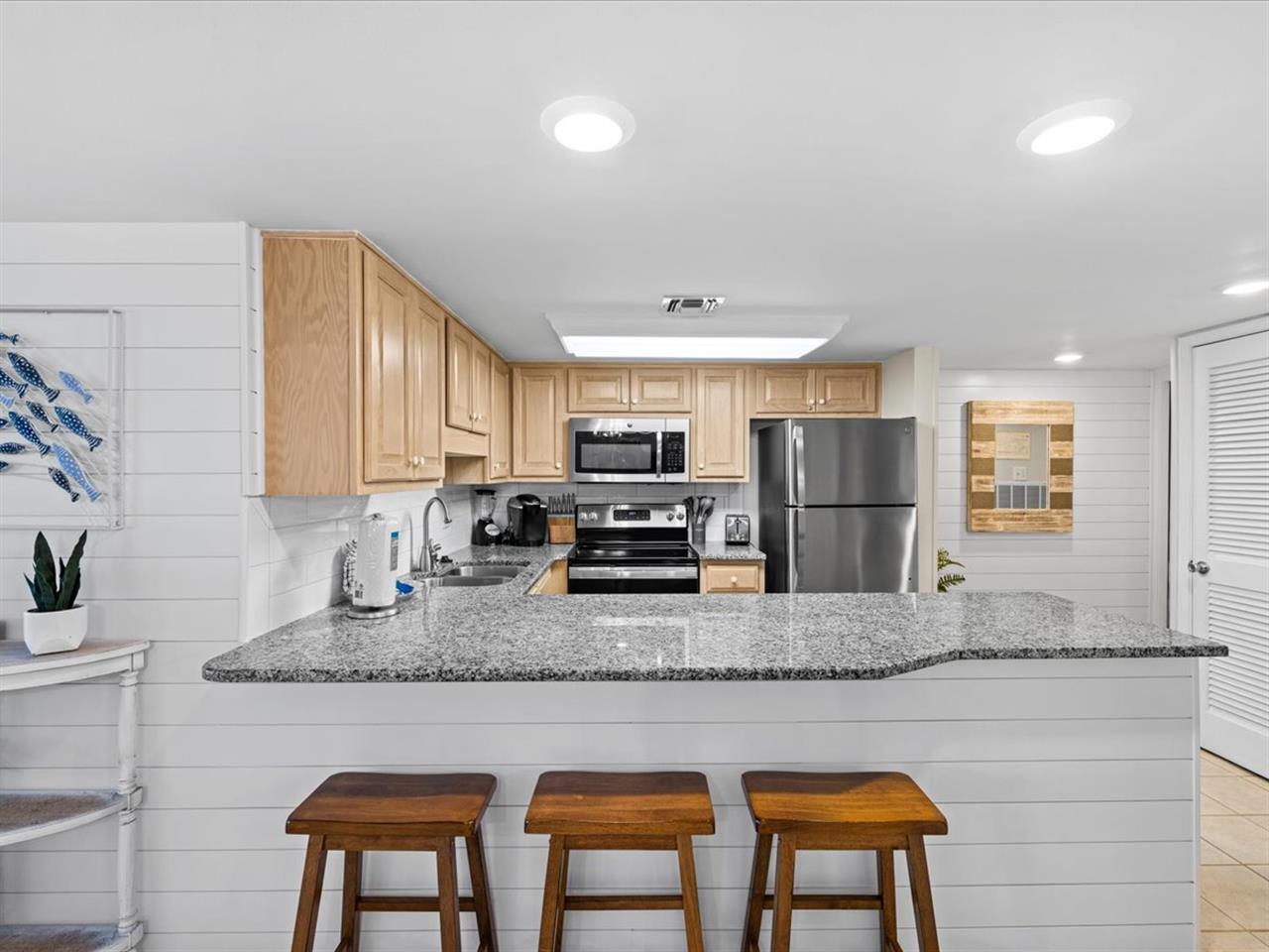 HSRC 208 Breakfast Bar Kitchen Area