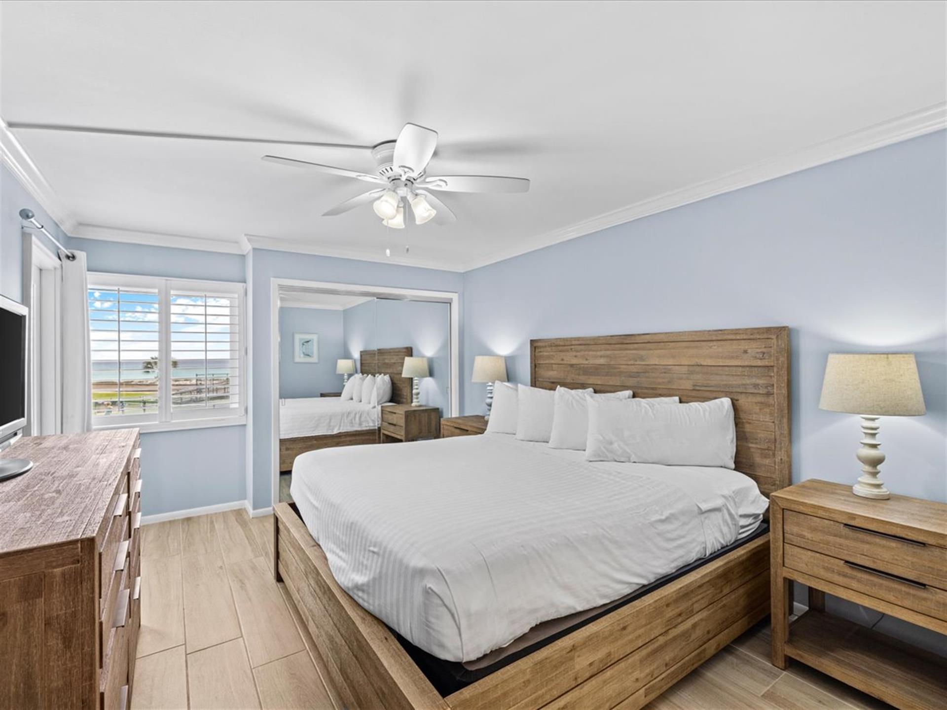 HSRC 208 Master Bedroom With King Bed And Gulf View