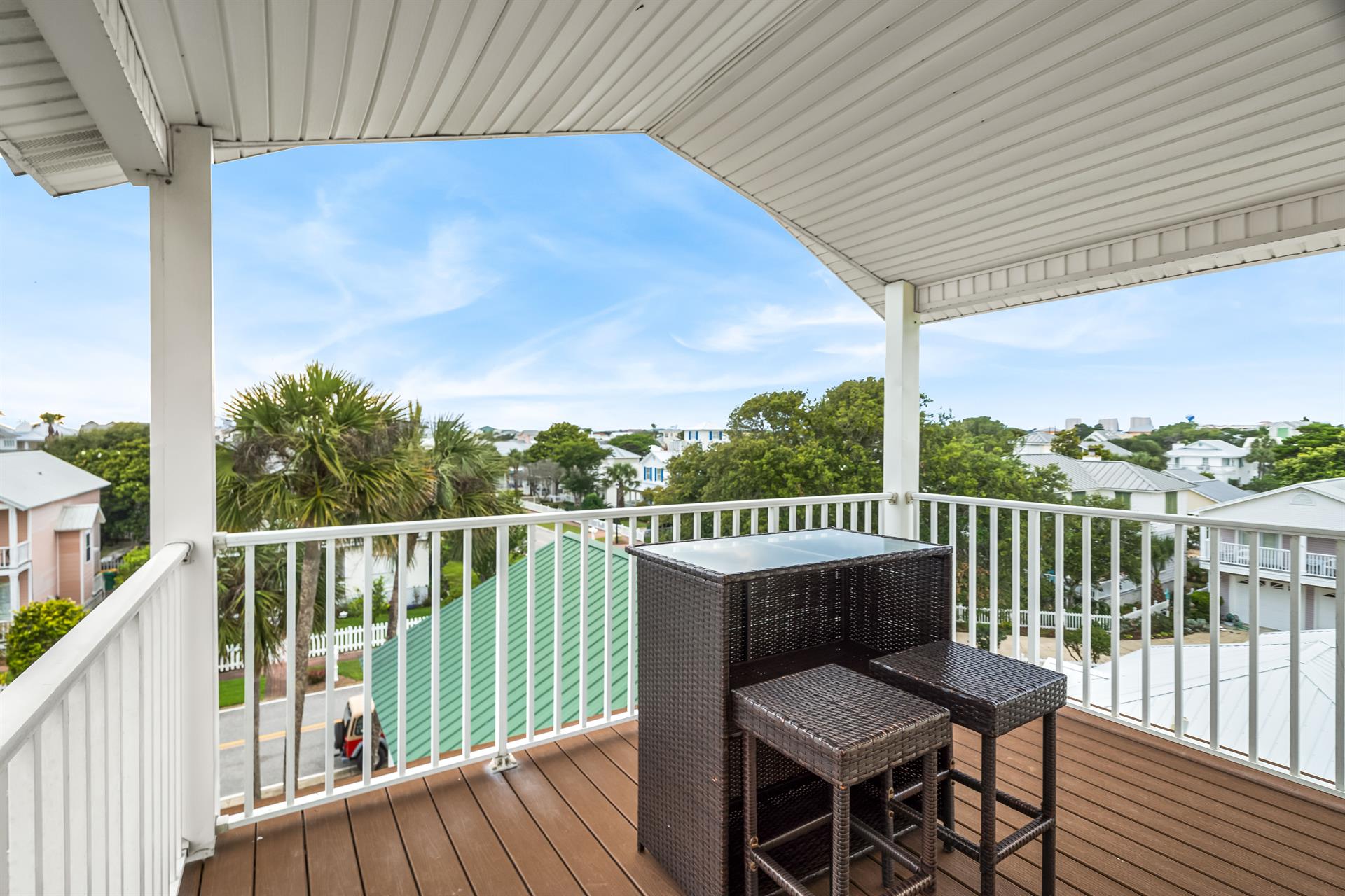 3rd Floor Crows Nest overlooking Crystal Shores