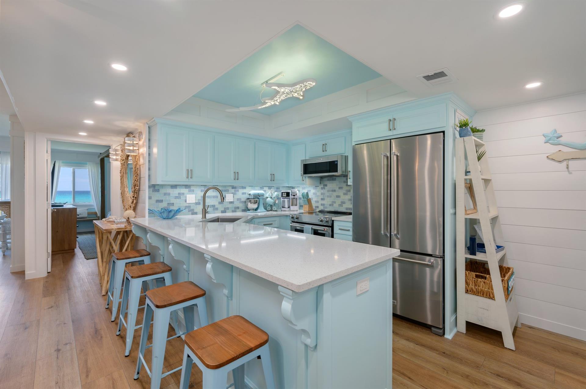 HSRC 202 Breakfast Bar Kitchen