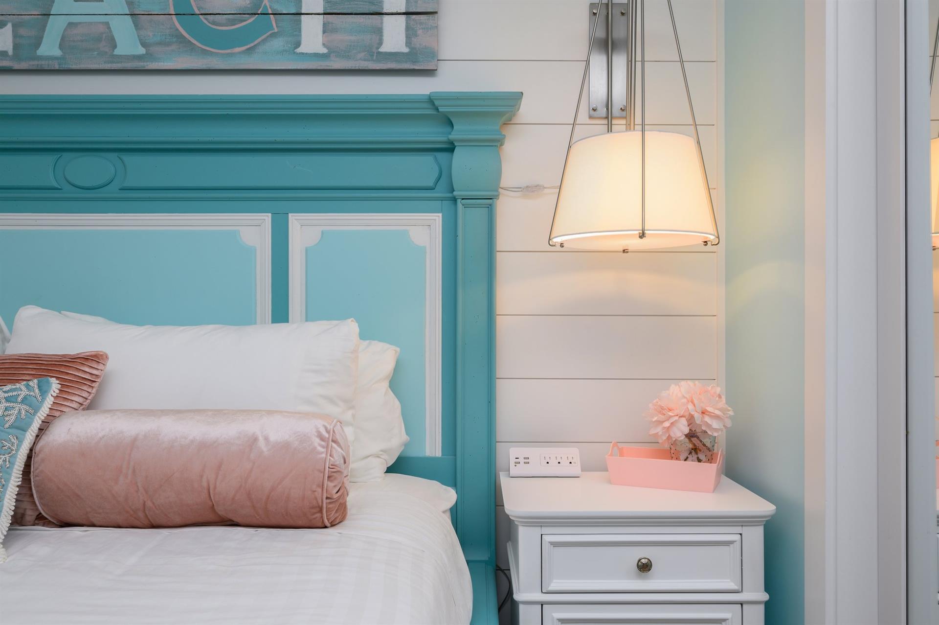 HSRC 202 Second Bedroom With King Bed