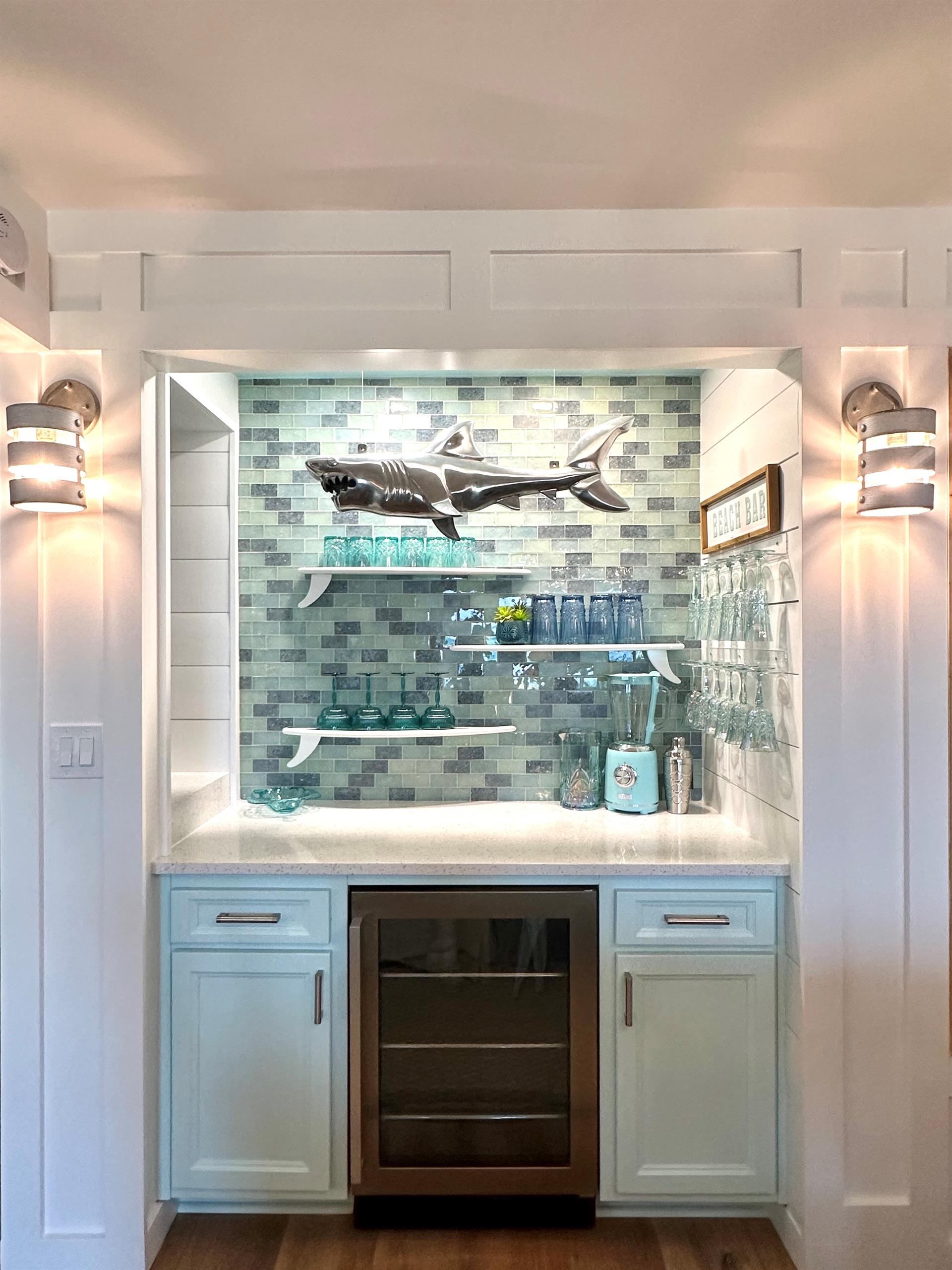 HSRC 202 Shark Over Dry Bar