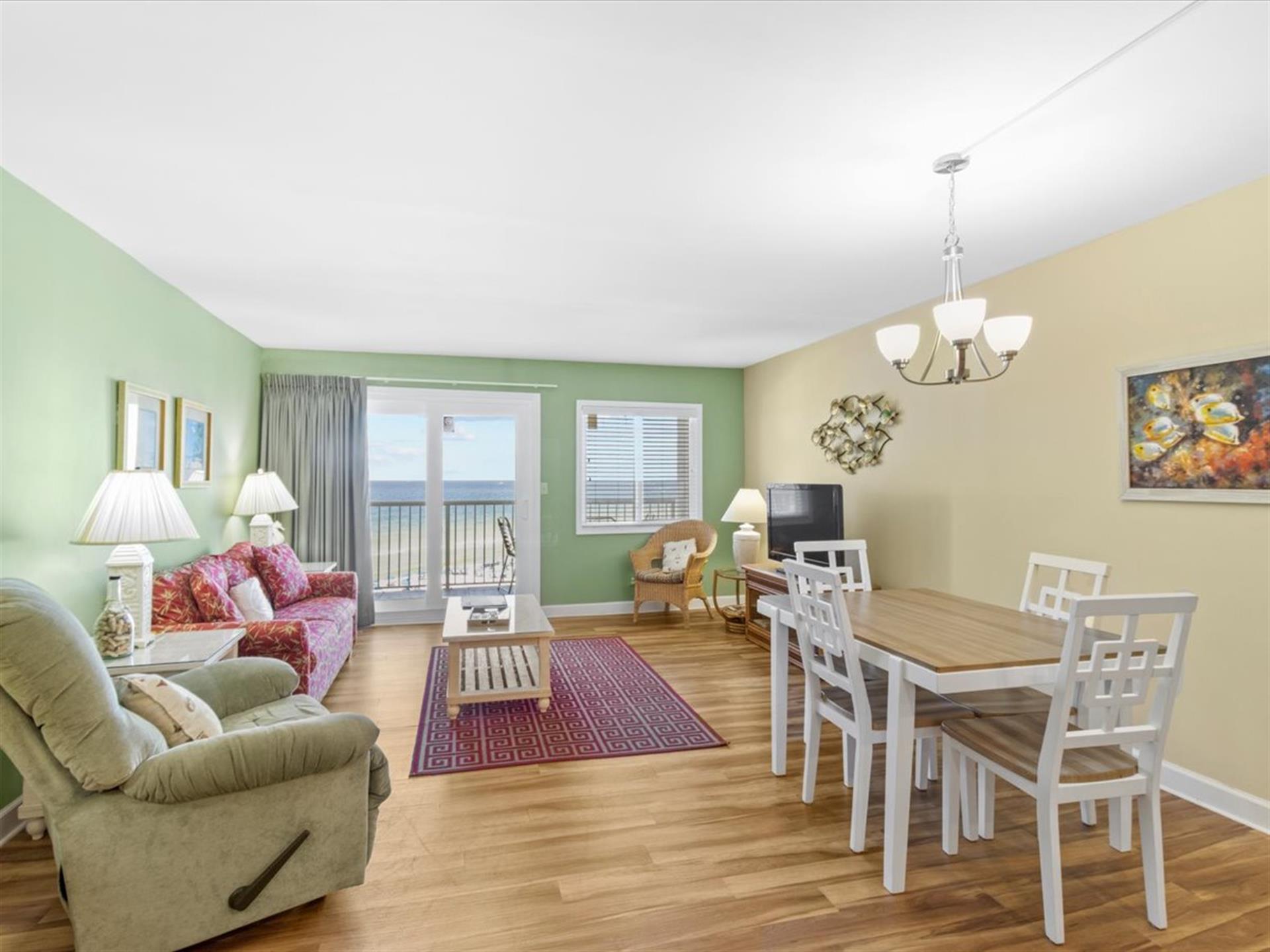 HSRC 719 Living AreaDining Area