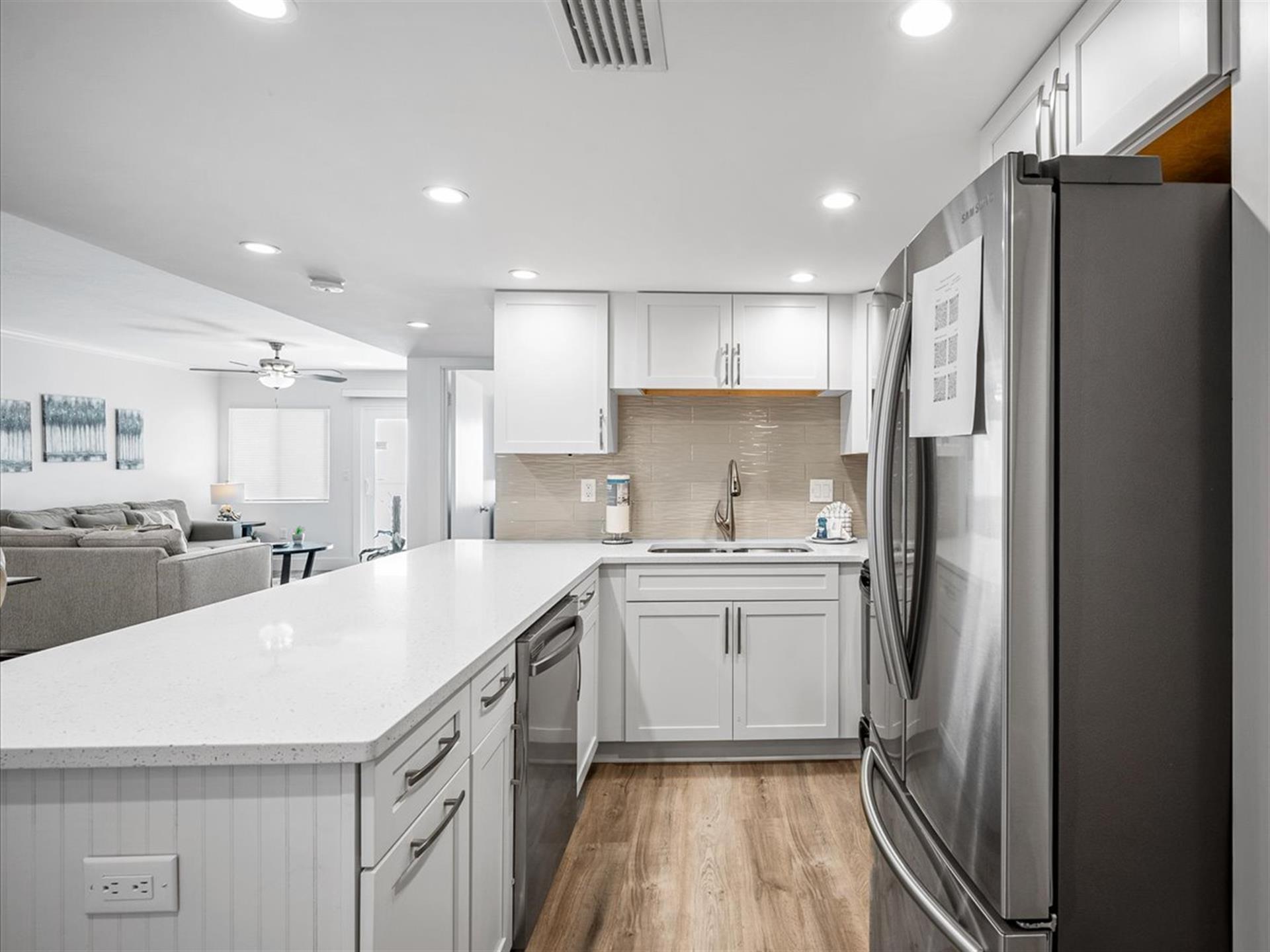 HSRC 524 Kitchen With Stainless Steel Appliances