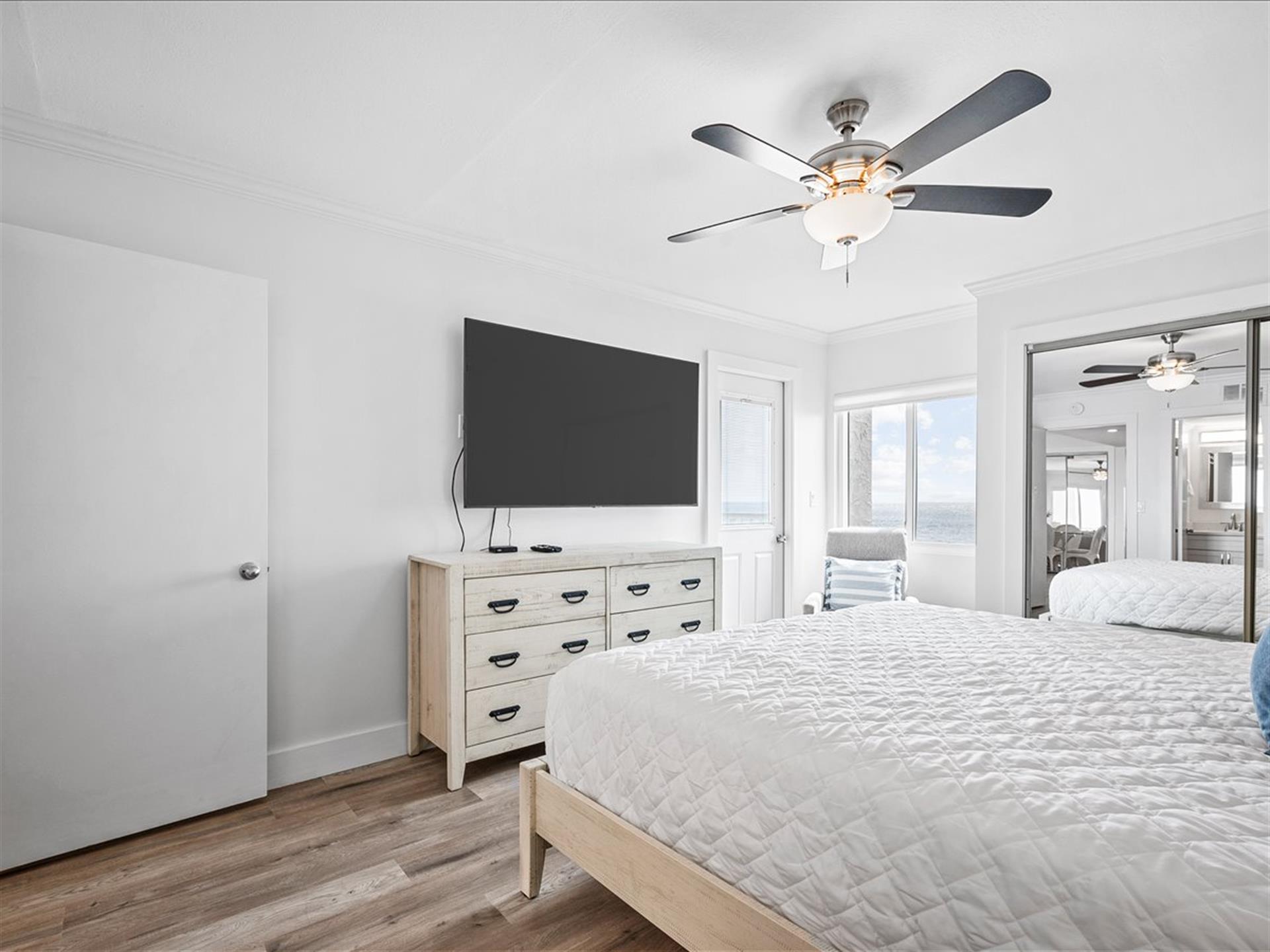 HSRC 524 Master Bedroom With King Bed