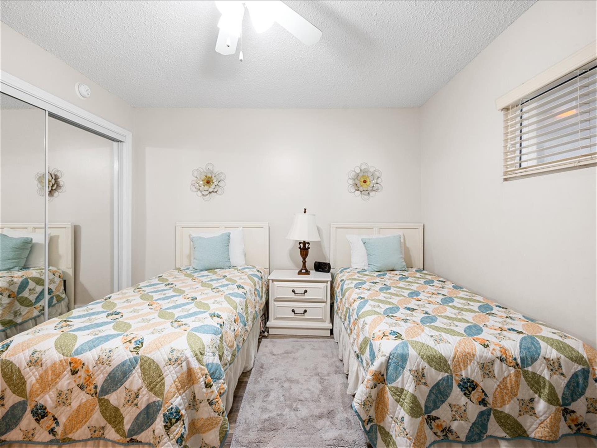 HSRC 314 Second Bedroom With Twin Beds