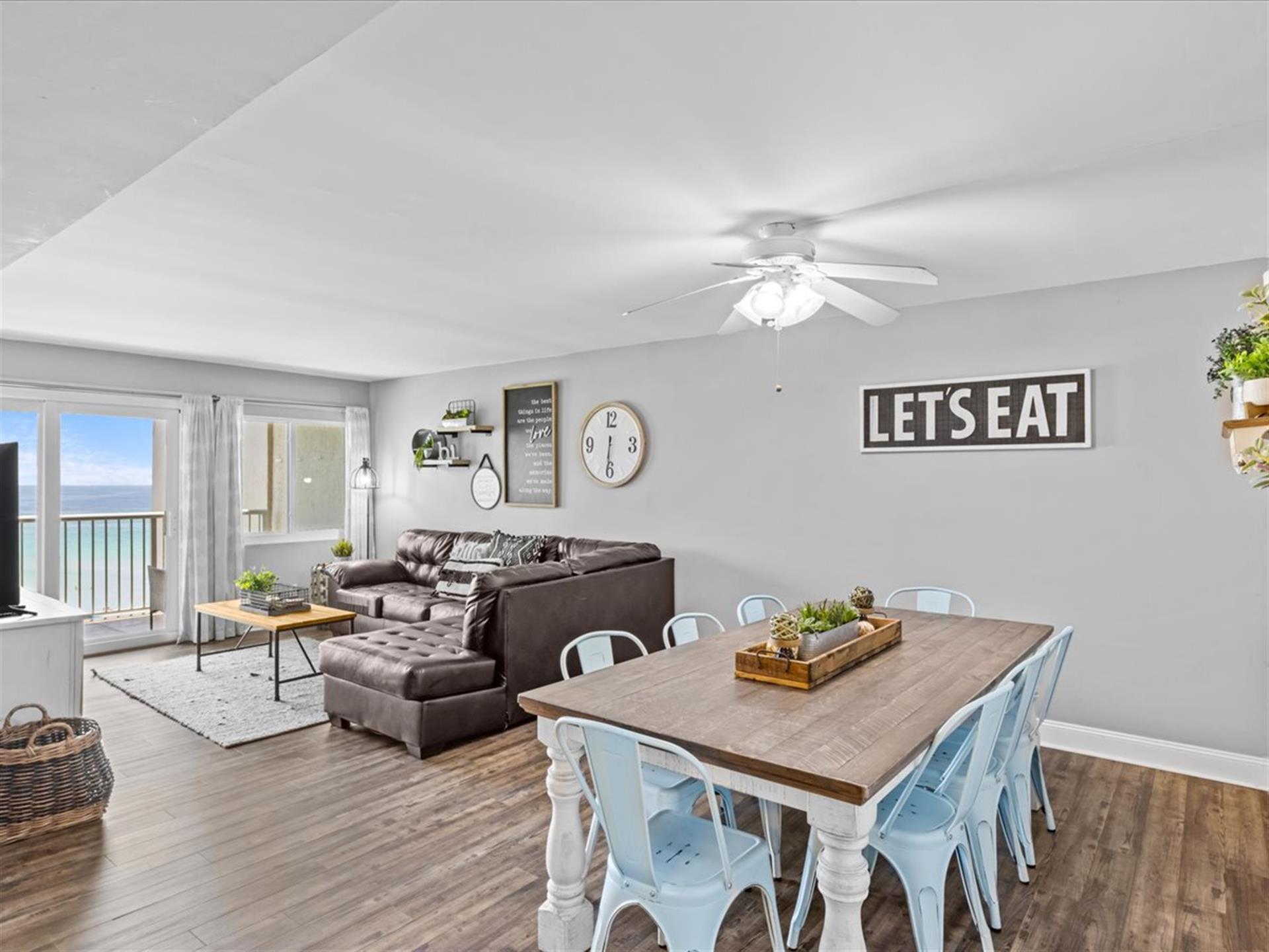 HSRC 607 DiningLiving Area With Gulf View