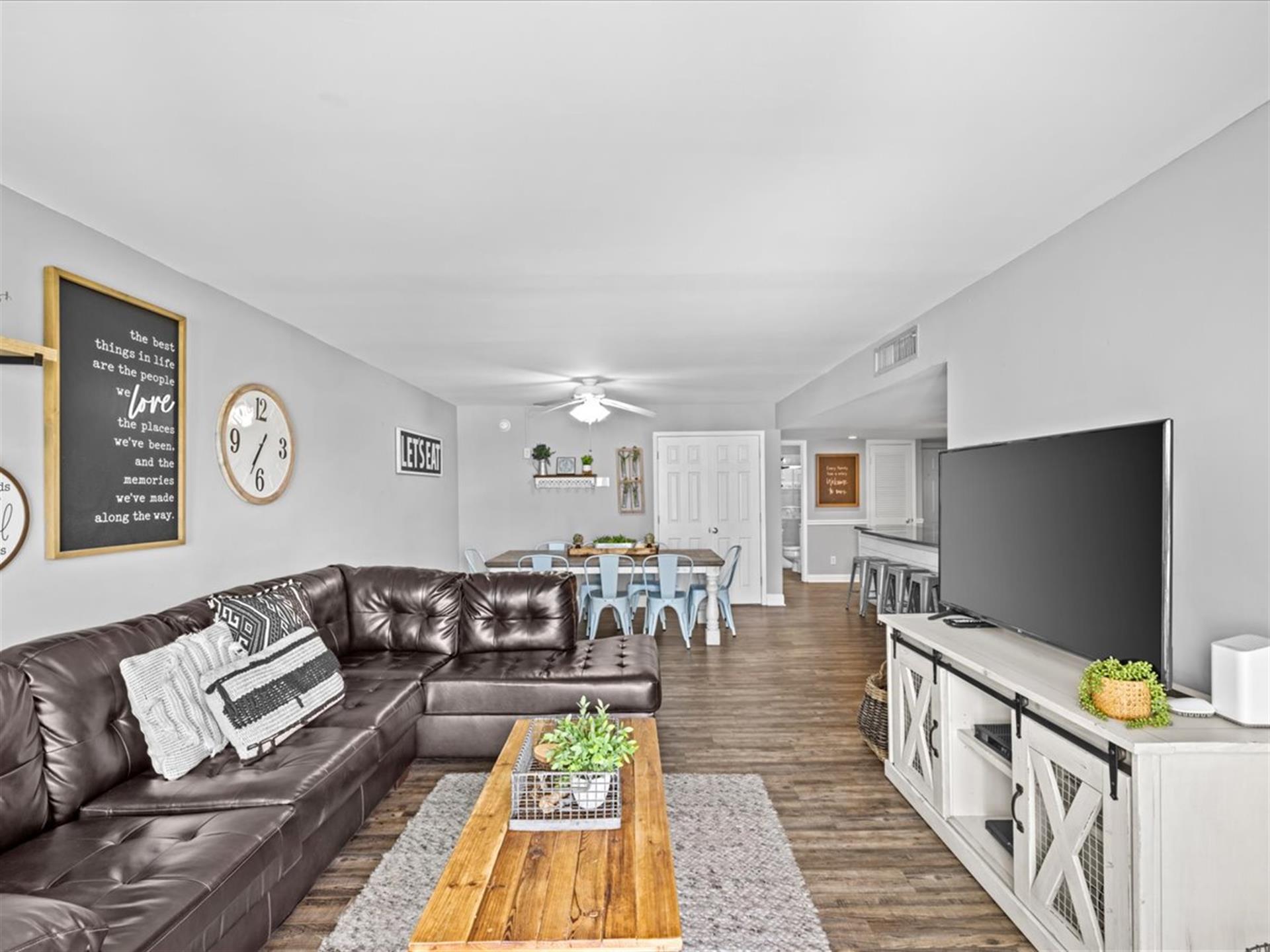 HSRC 607 Living Area