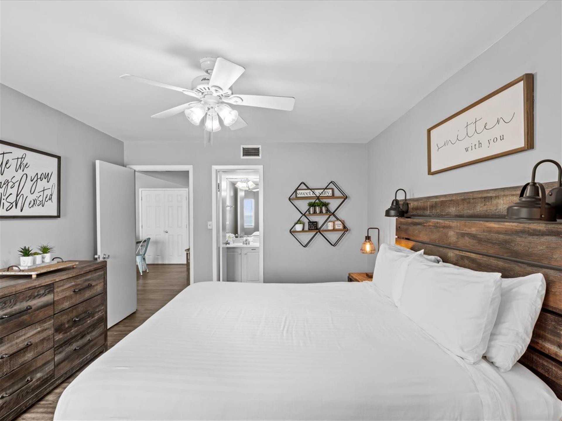 HSRC 607 Master Bedroom With King Bed