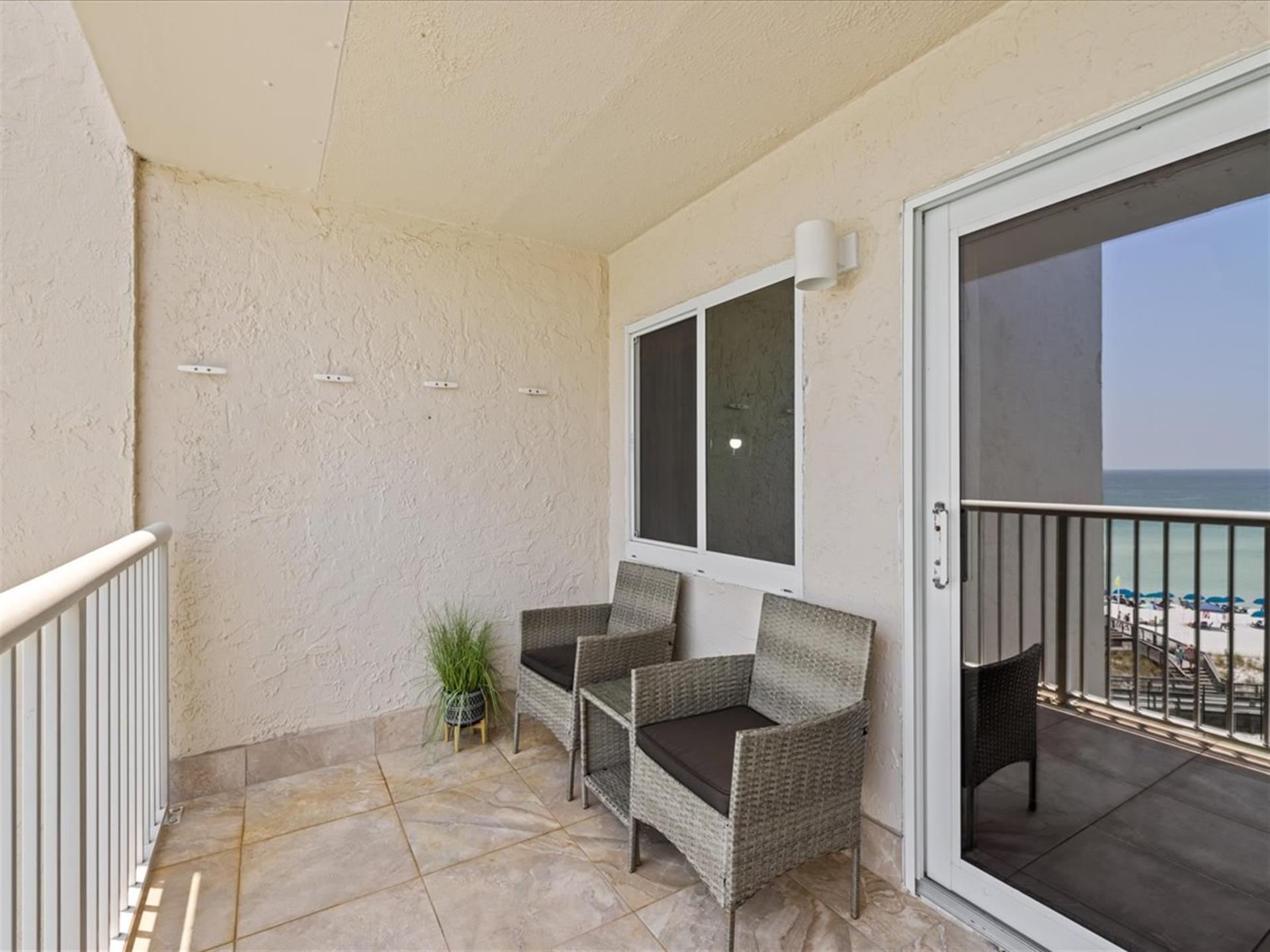 HSRC 607 Private Balcony