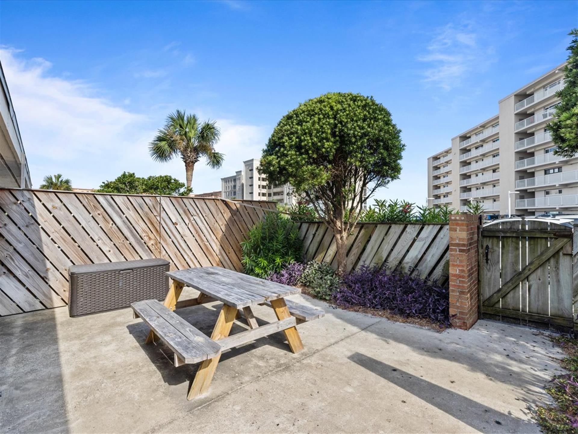 HSRC 2A Private Patio