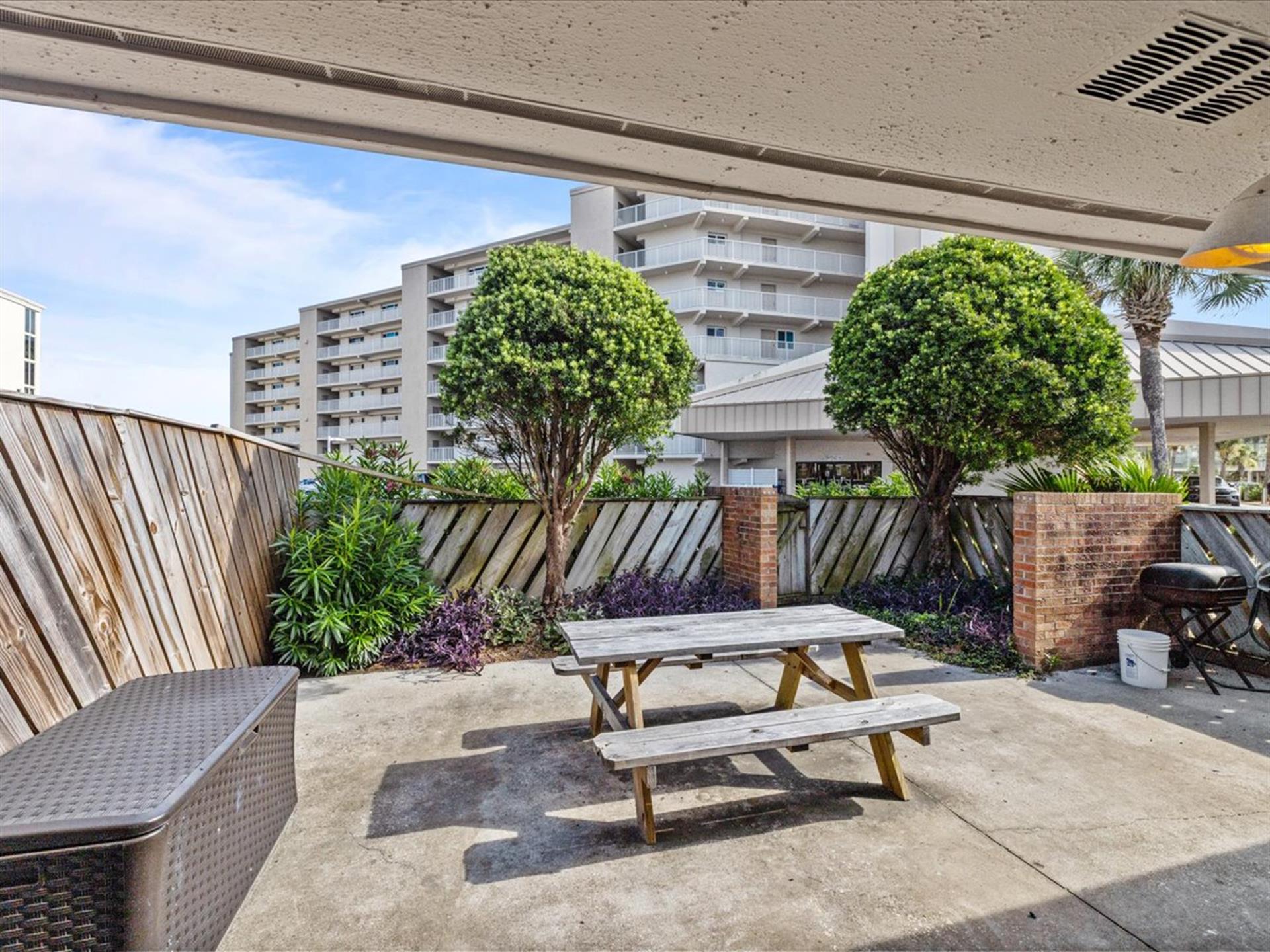 HSRC 2A Private Patio