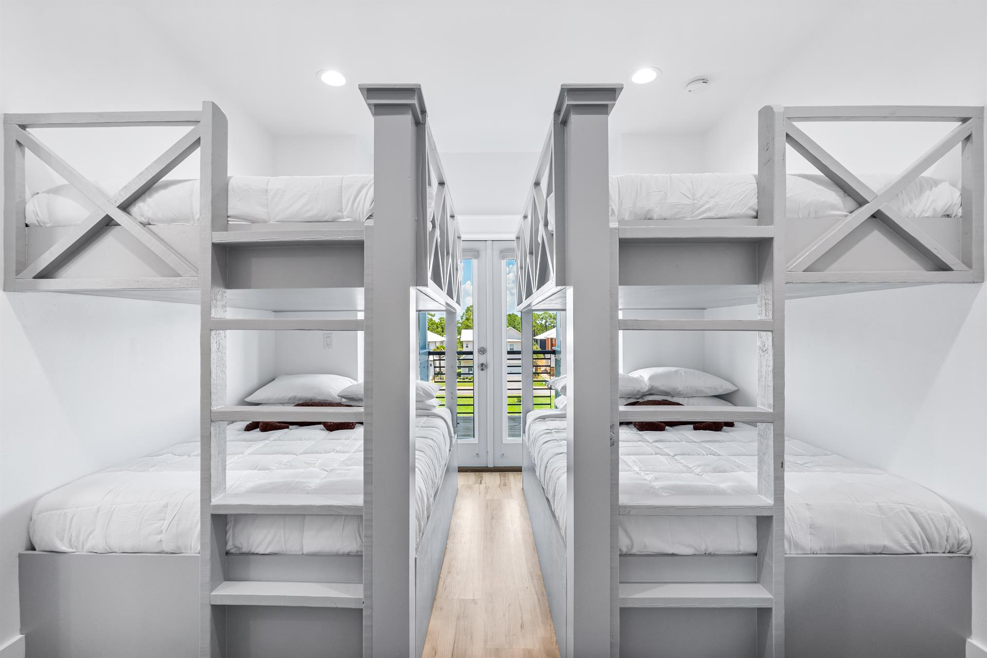 Third Floor Bunk Room, Four Full beds 7