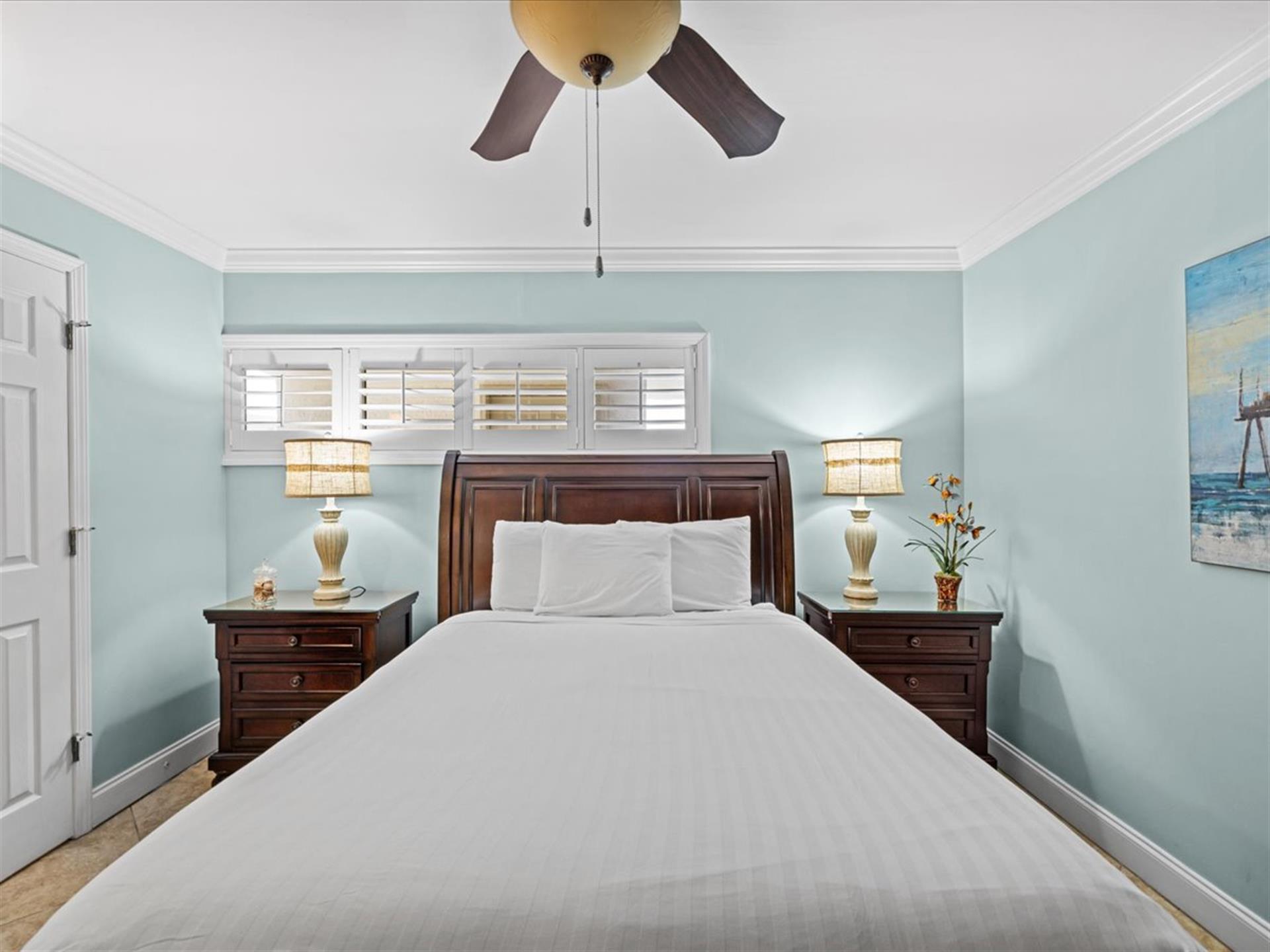 HSRC 405 Second Bedroom With Queen Bed