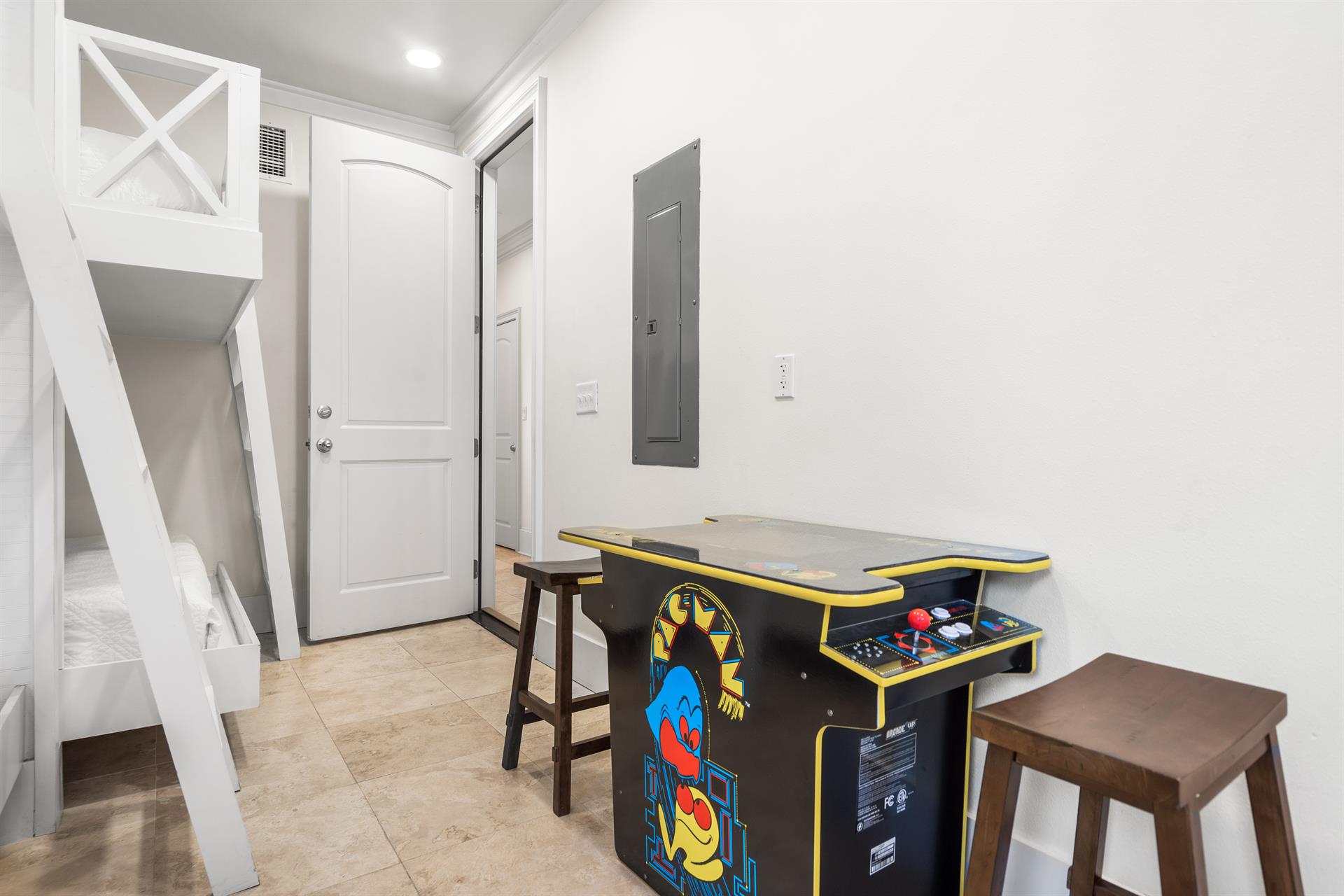 1st Floor Bunkroom with 4 Queen Beds, Gaming System, Flat Screen Television