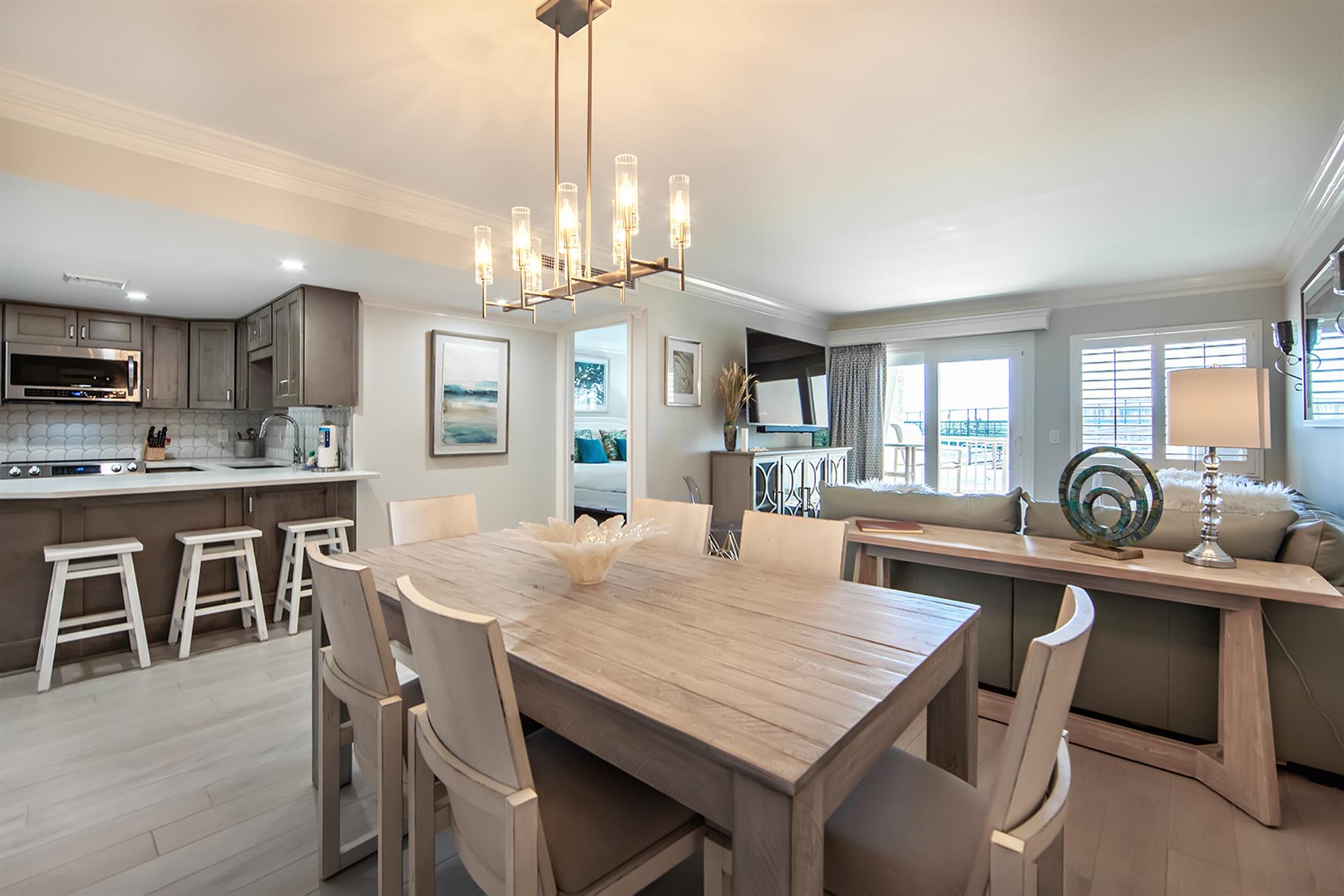 HSRC 104 Dining For Six