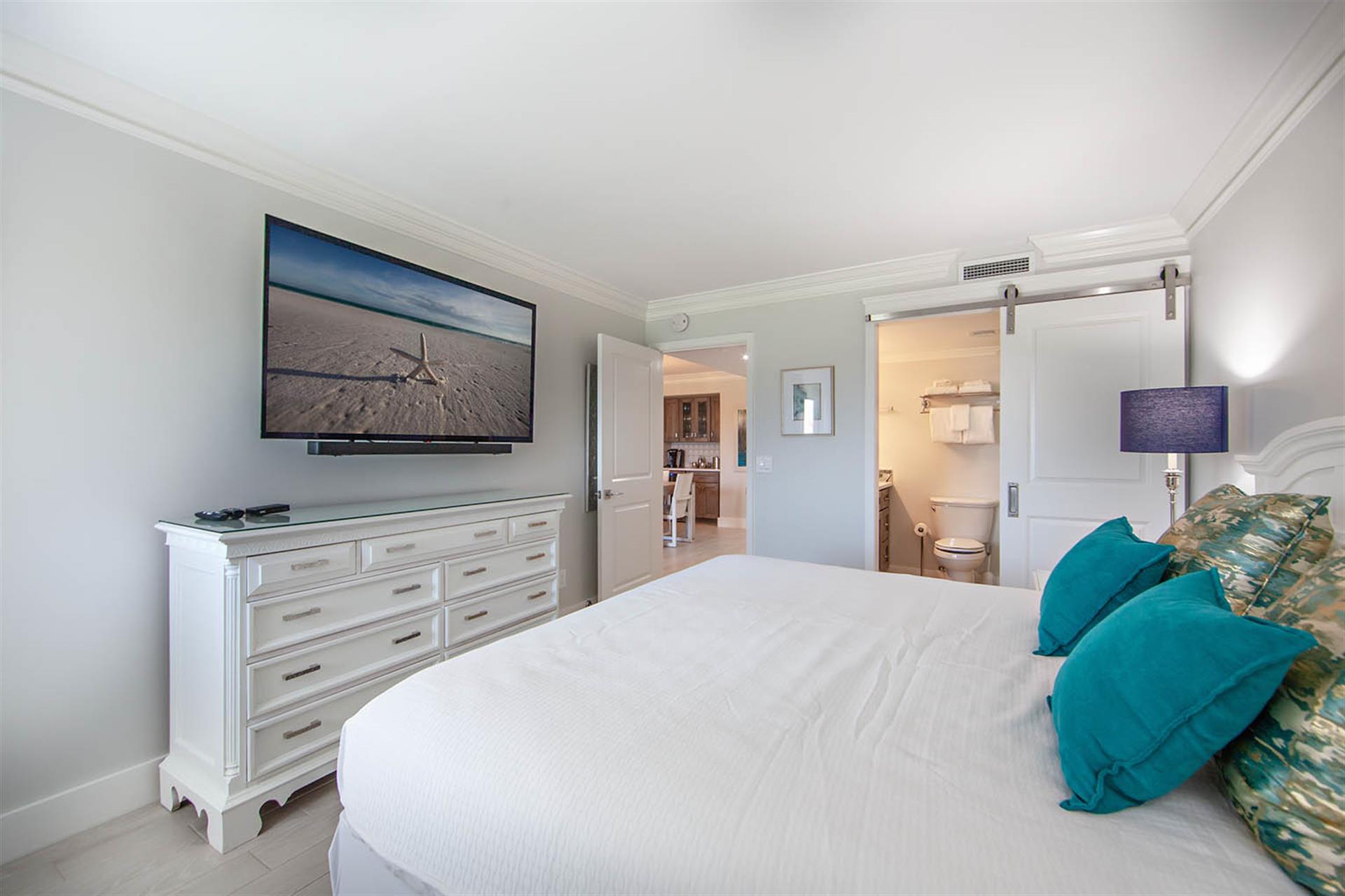 HSRC 104 Master Bedroom  King Bed And En suite