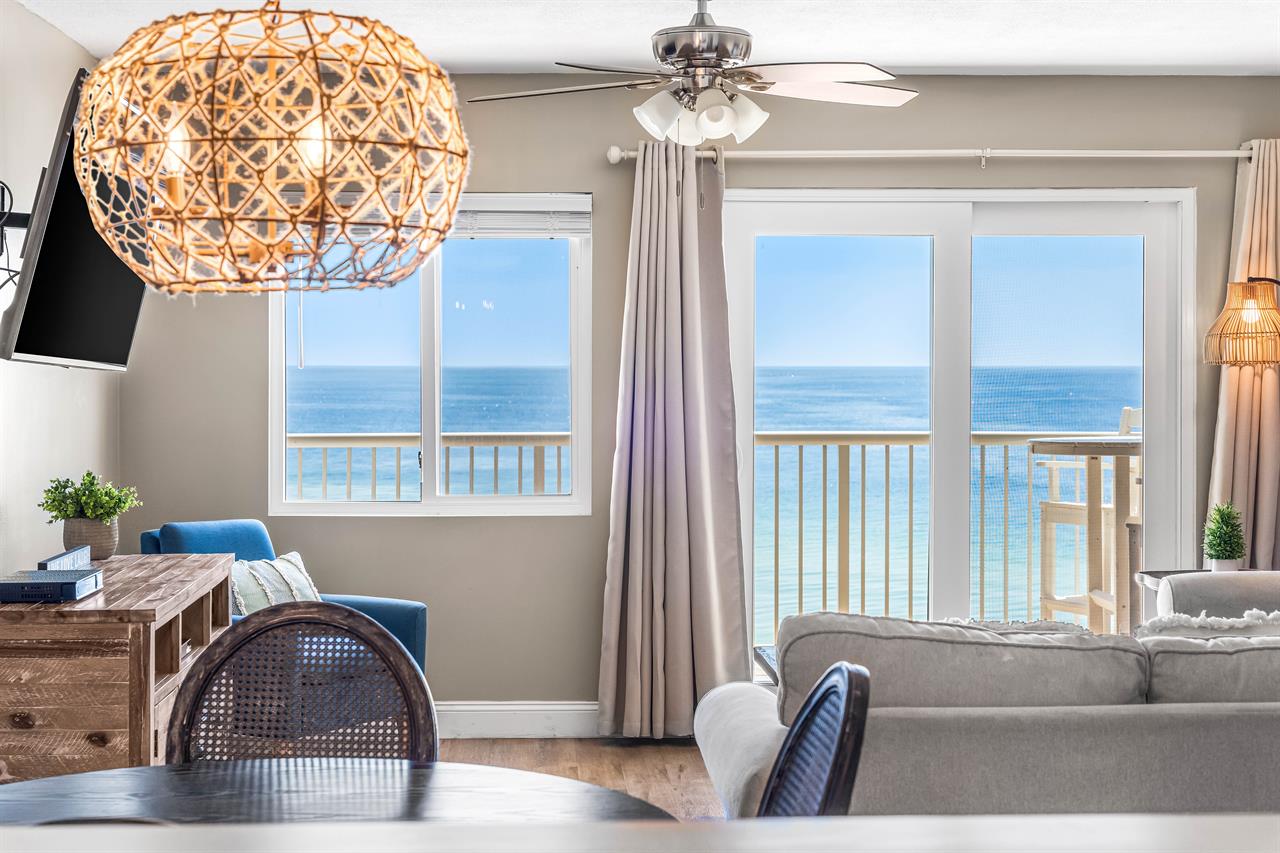 HSRC 706 Living Area With Gulf View