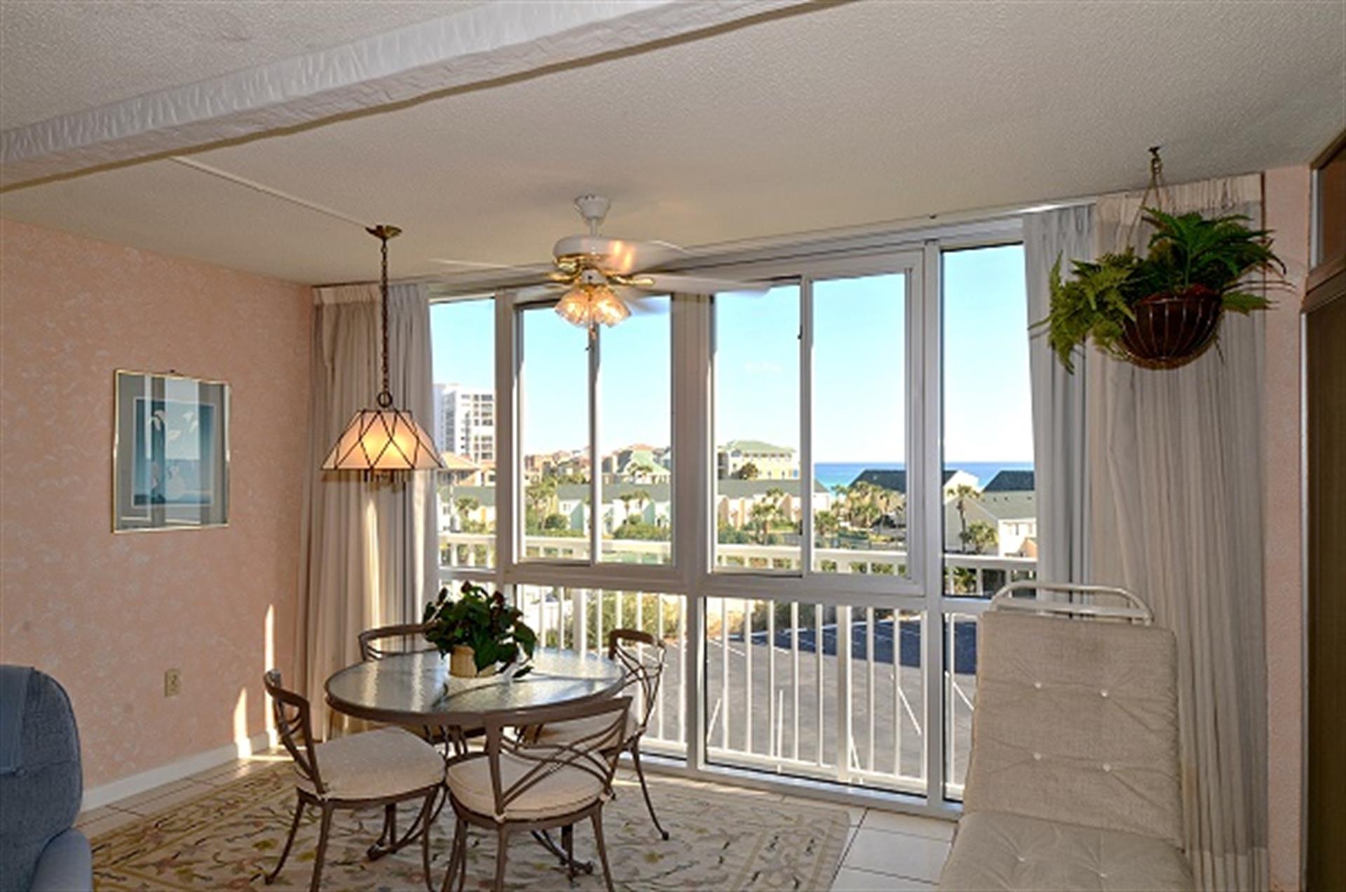 Breakfast Area View 3