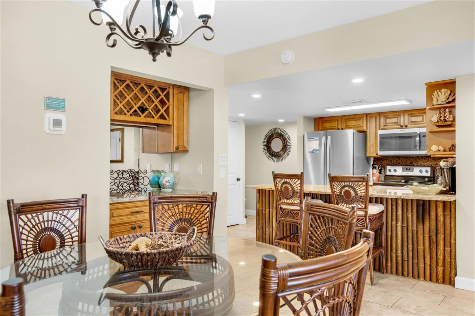 HSRC 101 Dining Table and Breakfast Bar