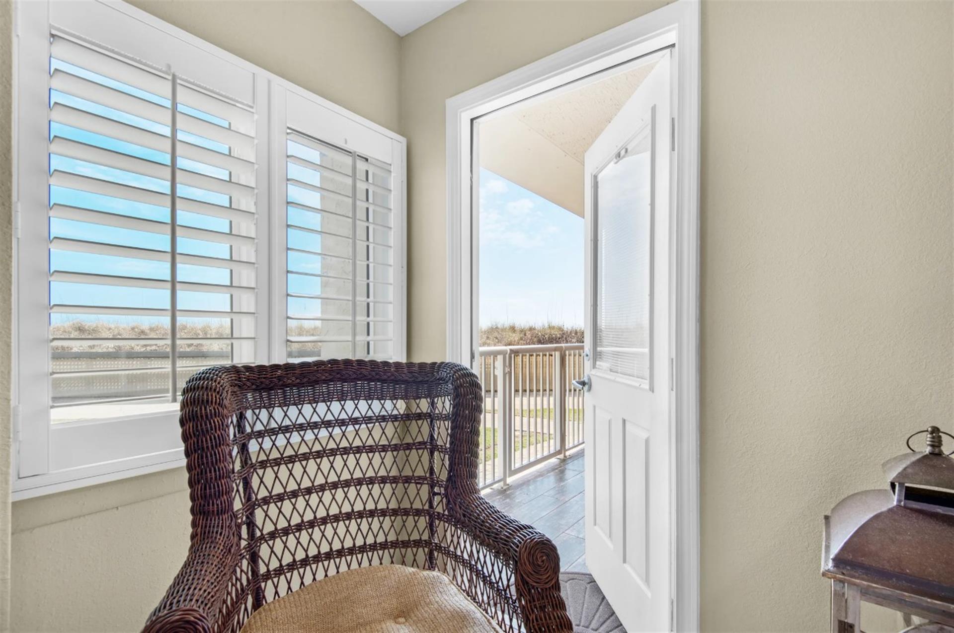 HSRC 101 Walkout To The Balcony From Master Bedroom