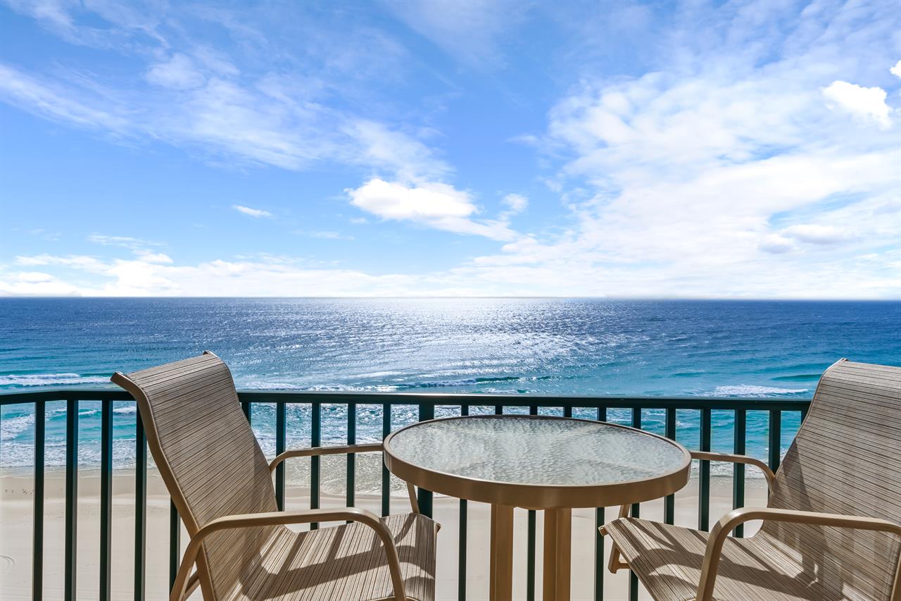 Private Balcony Spectacular Views