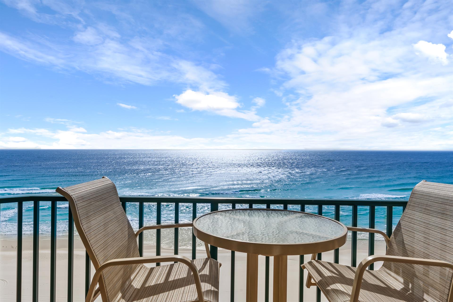 Private Balcony Spectacular Views