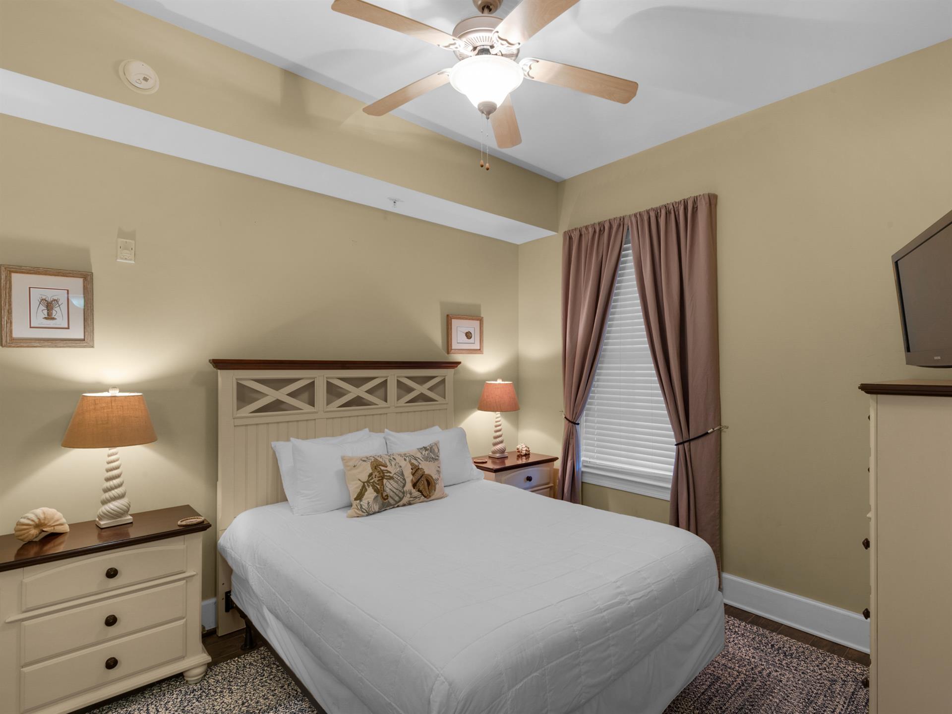 Bedroom 2 with Queen Bed