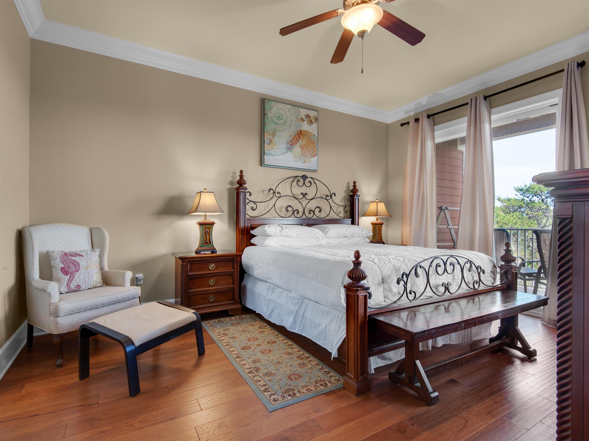 1st floor Primary bedroom