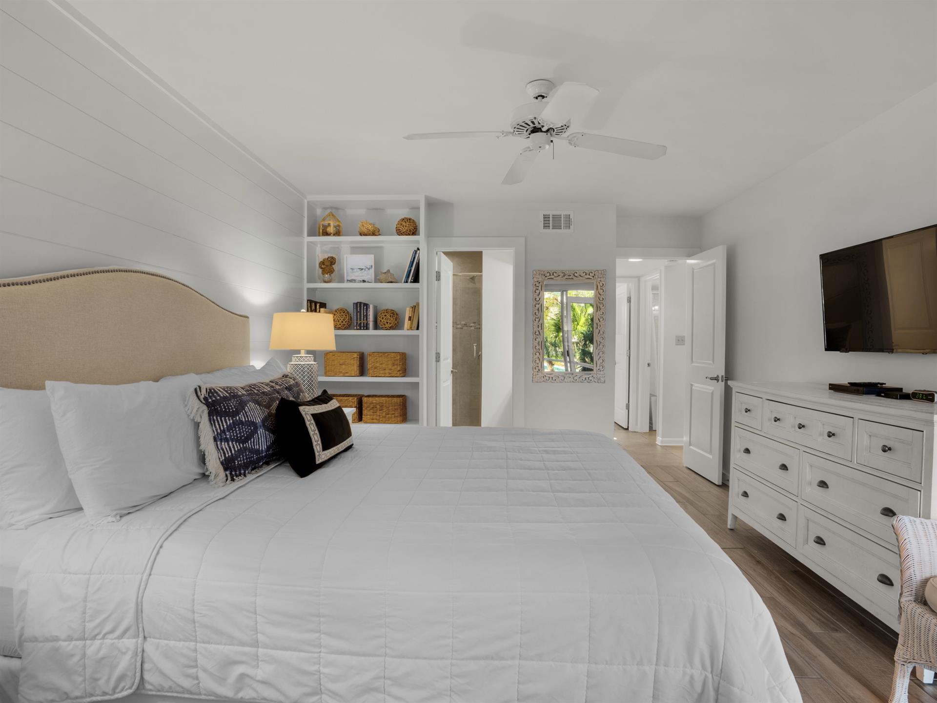 Primary with En Suite Bath