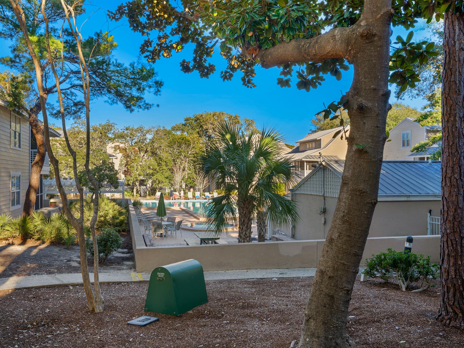 Cottage Pool behind HDC158