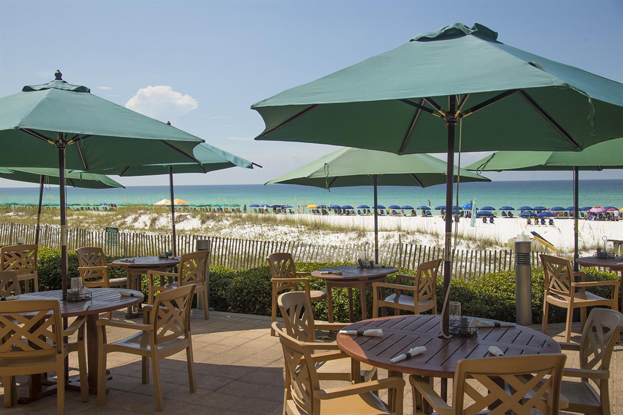44484 Fabulous Outdoor Seating Alongside The Gulf Of Mexico B