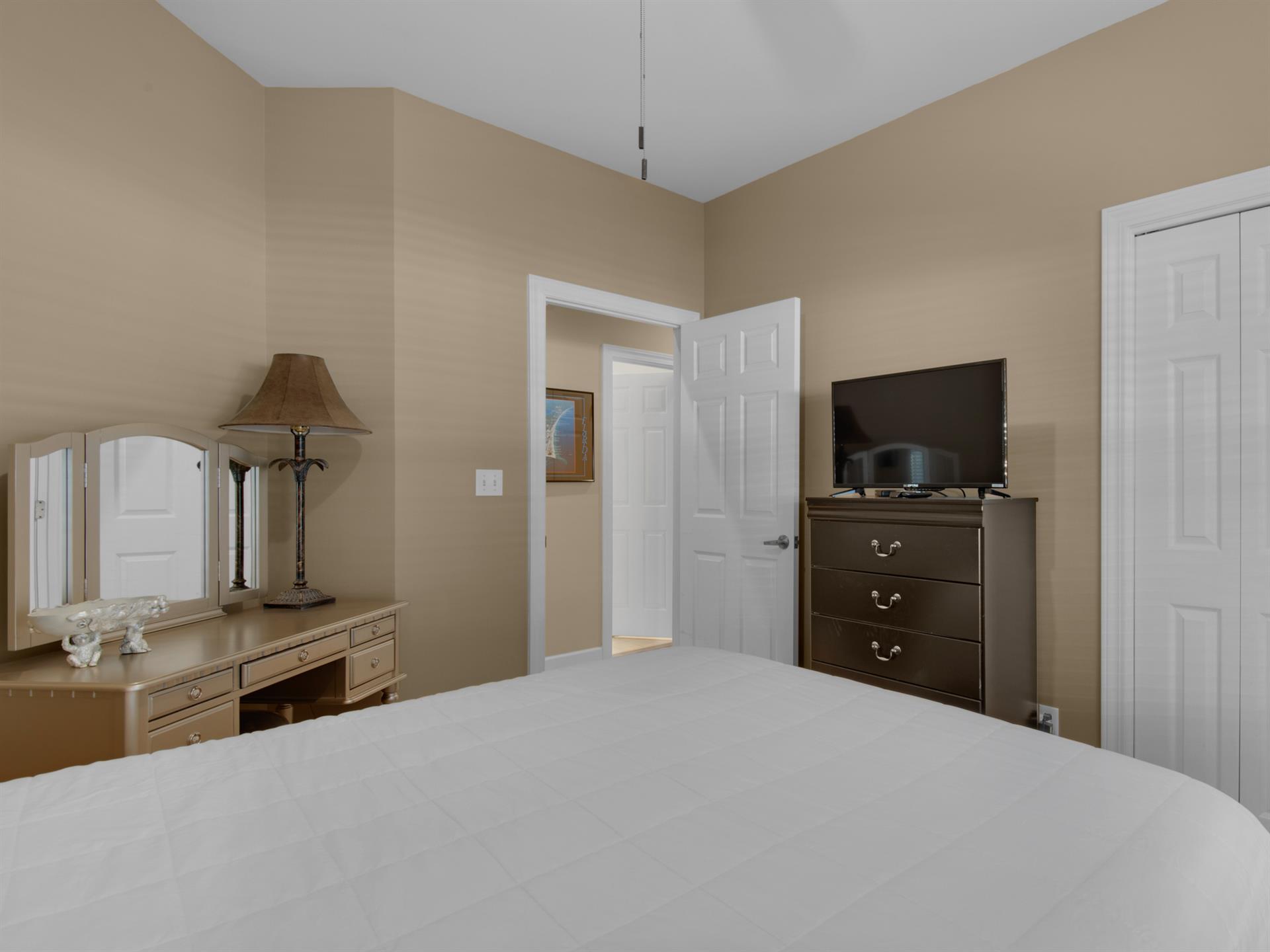 Flat Screen TV in Queen Guest Bedroom